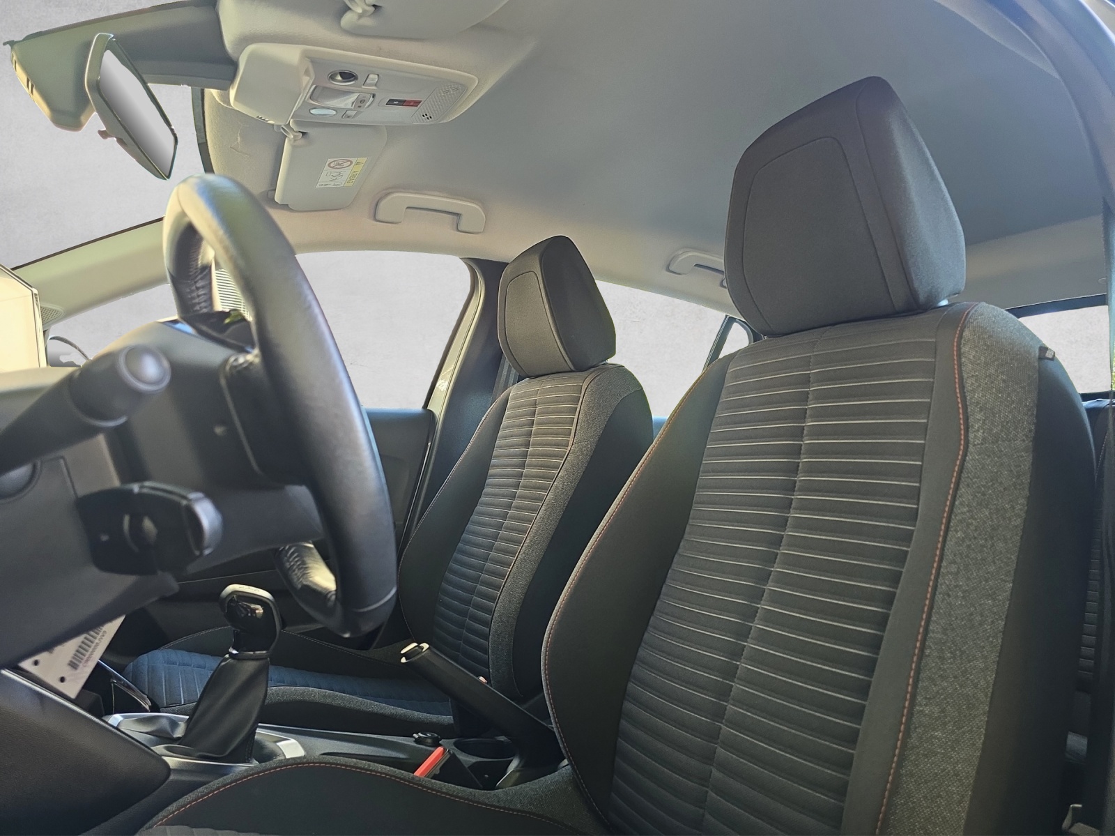 PEUGEOT 208 1.2 PureTech Active Business-image-8