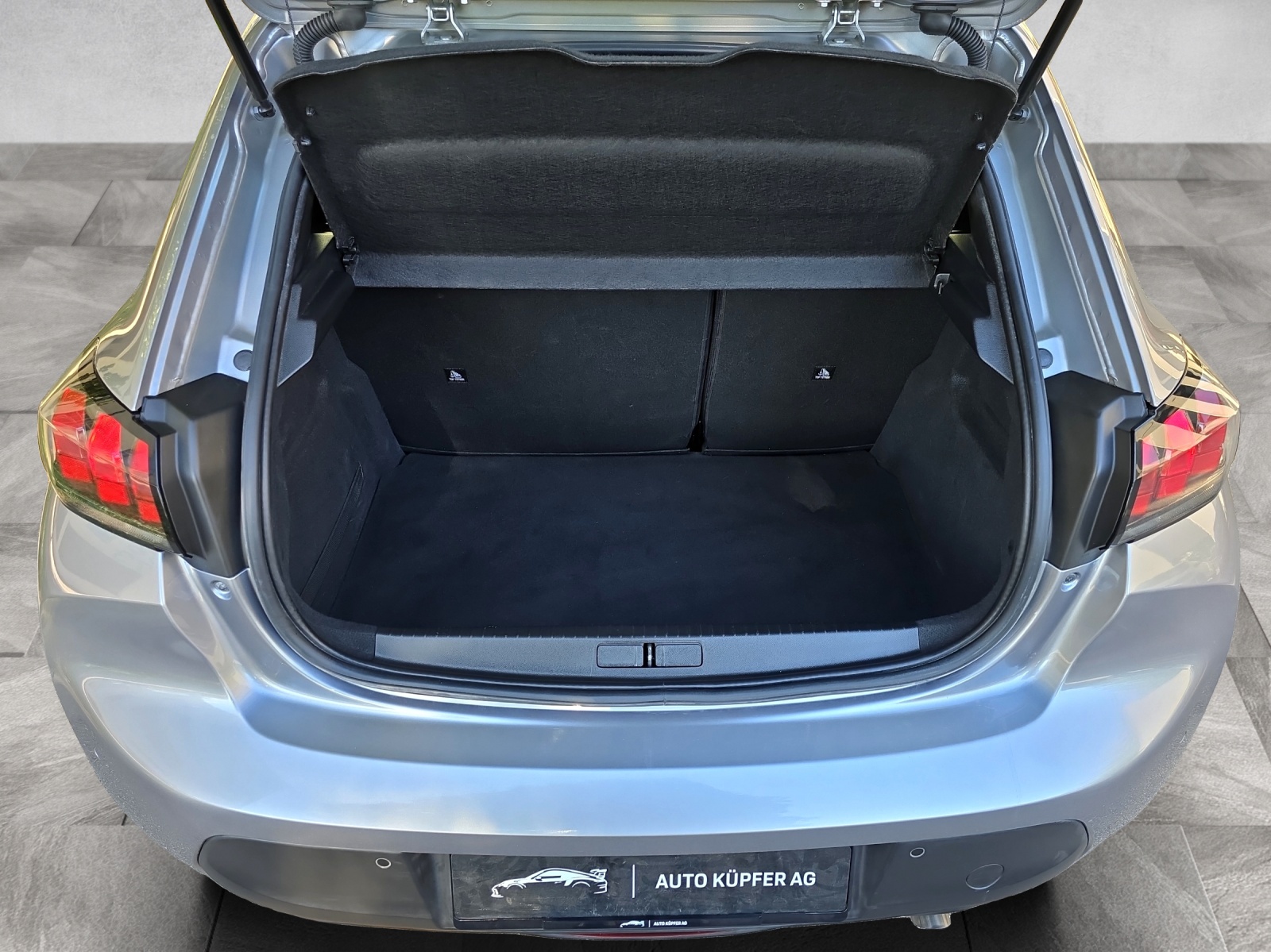 PEUGEOT 208 1.2 PureTech Active Business-image-16