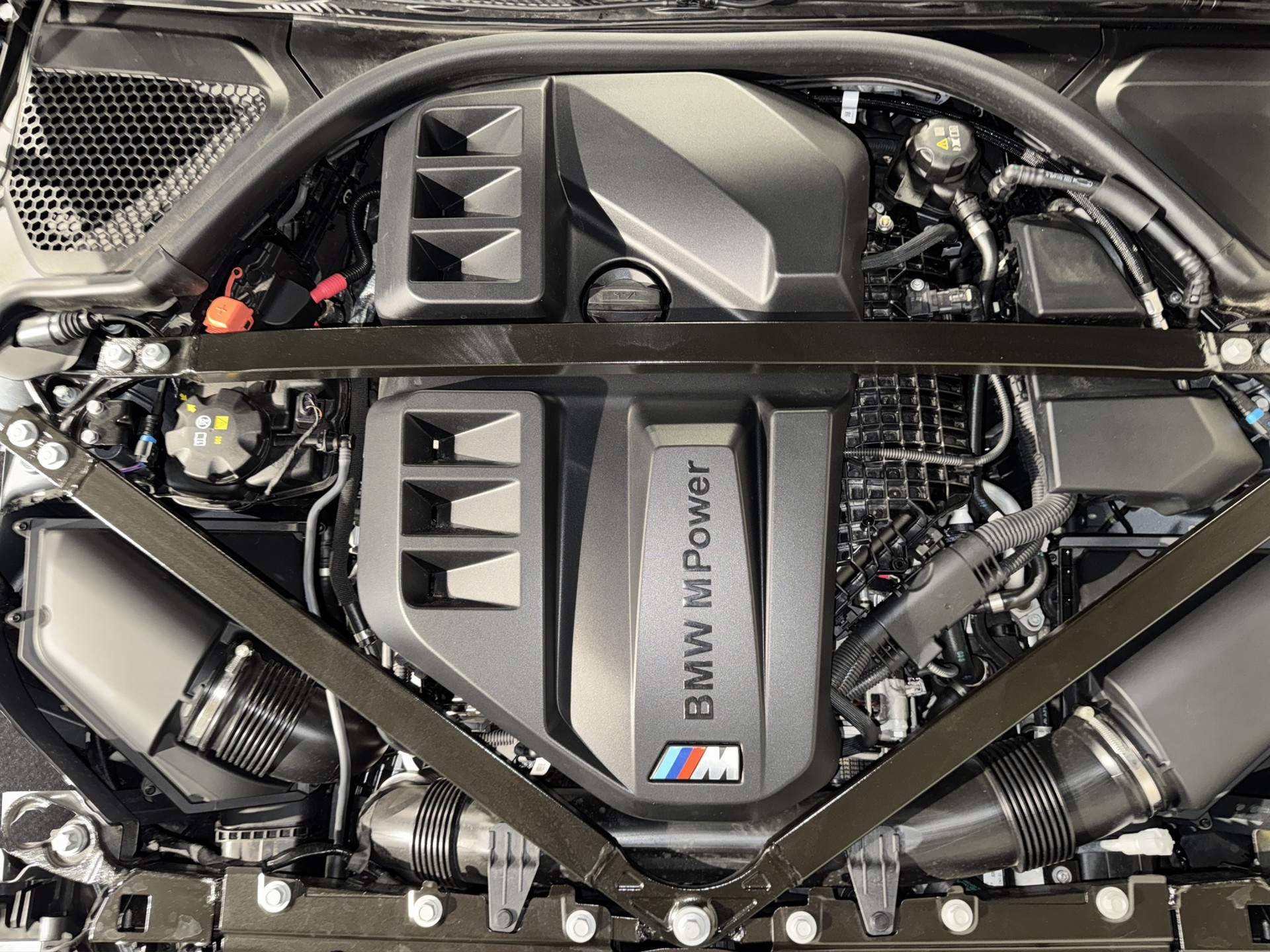 BMW M4 Competition xDrive Cabrio-image-21