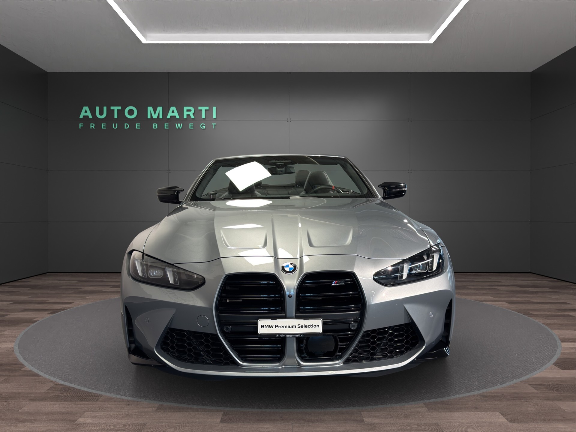 BMW M4 Competition xDrive Cabrio-image-4
