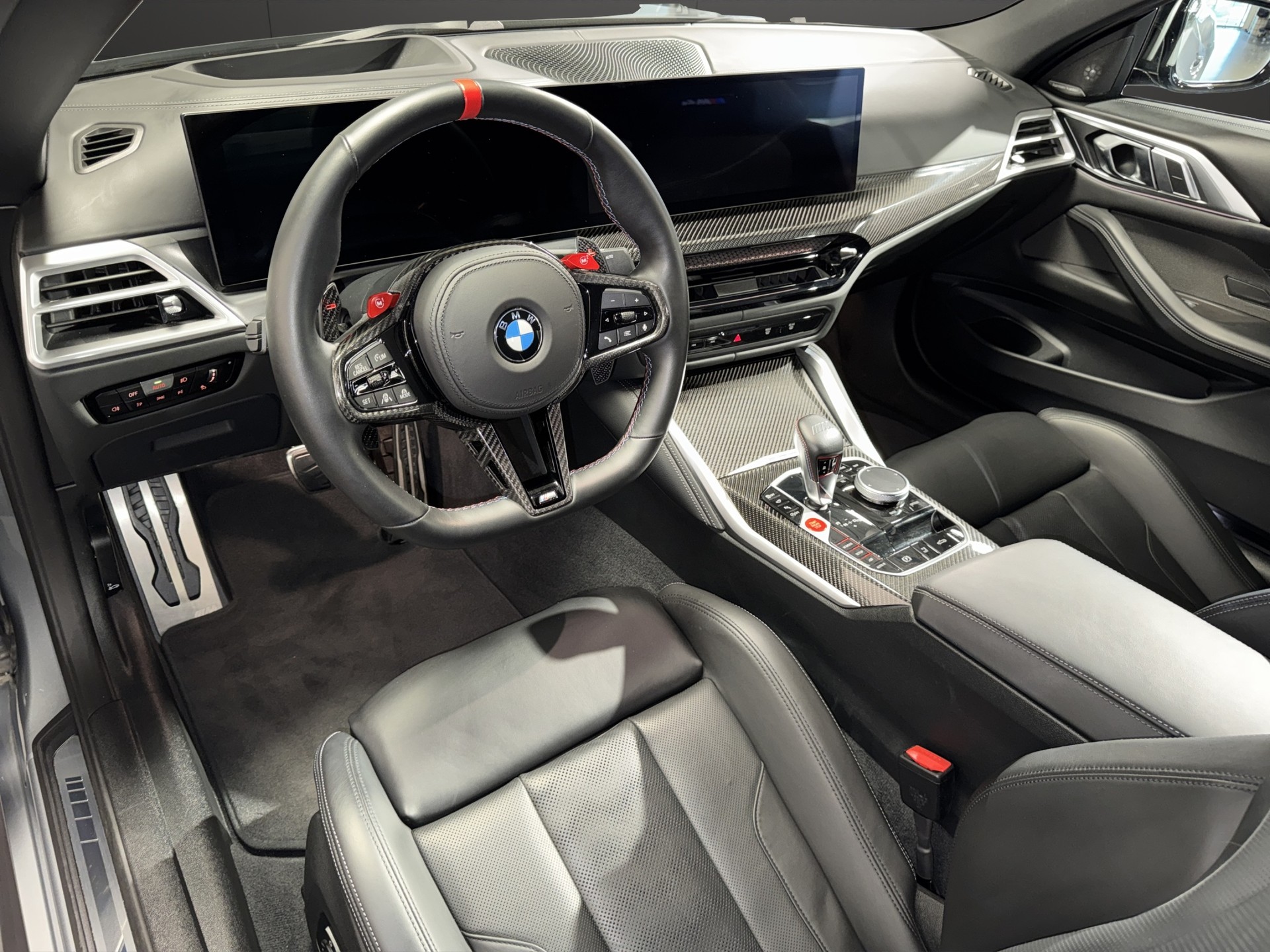 BMW M4 Competition xDrive Cabrio-image-7