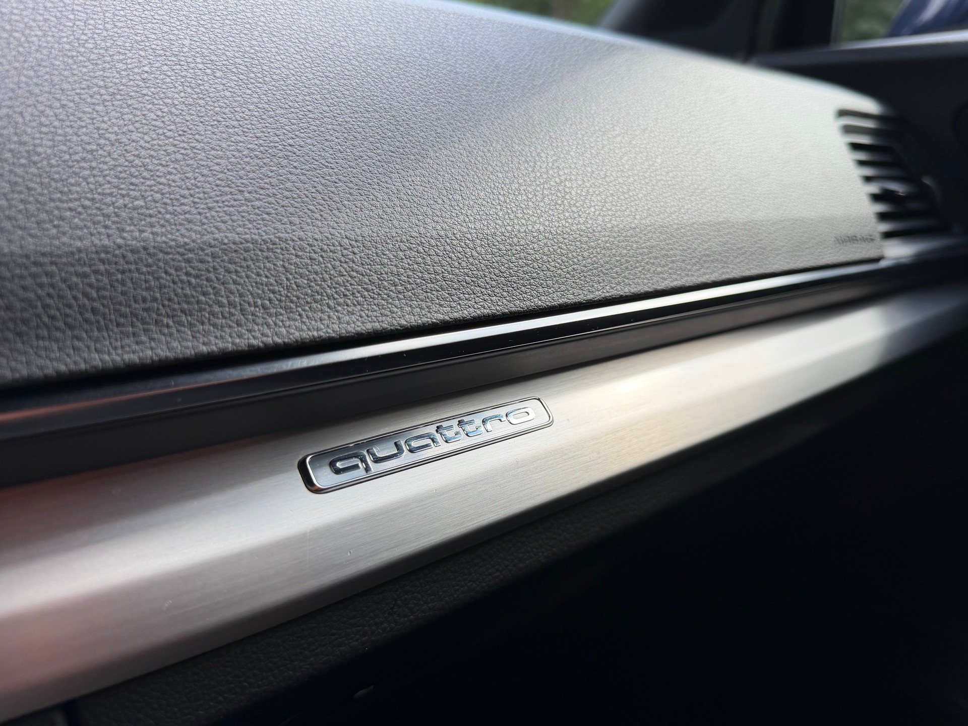 AUDI Q5 2.0 TFSI sport quattro S-tronic-image-21