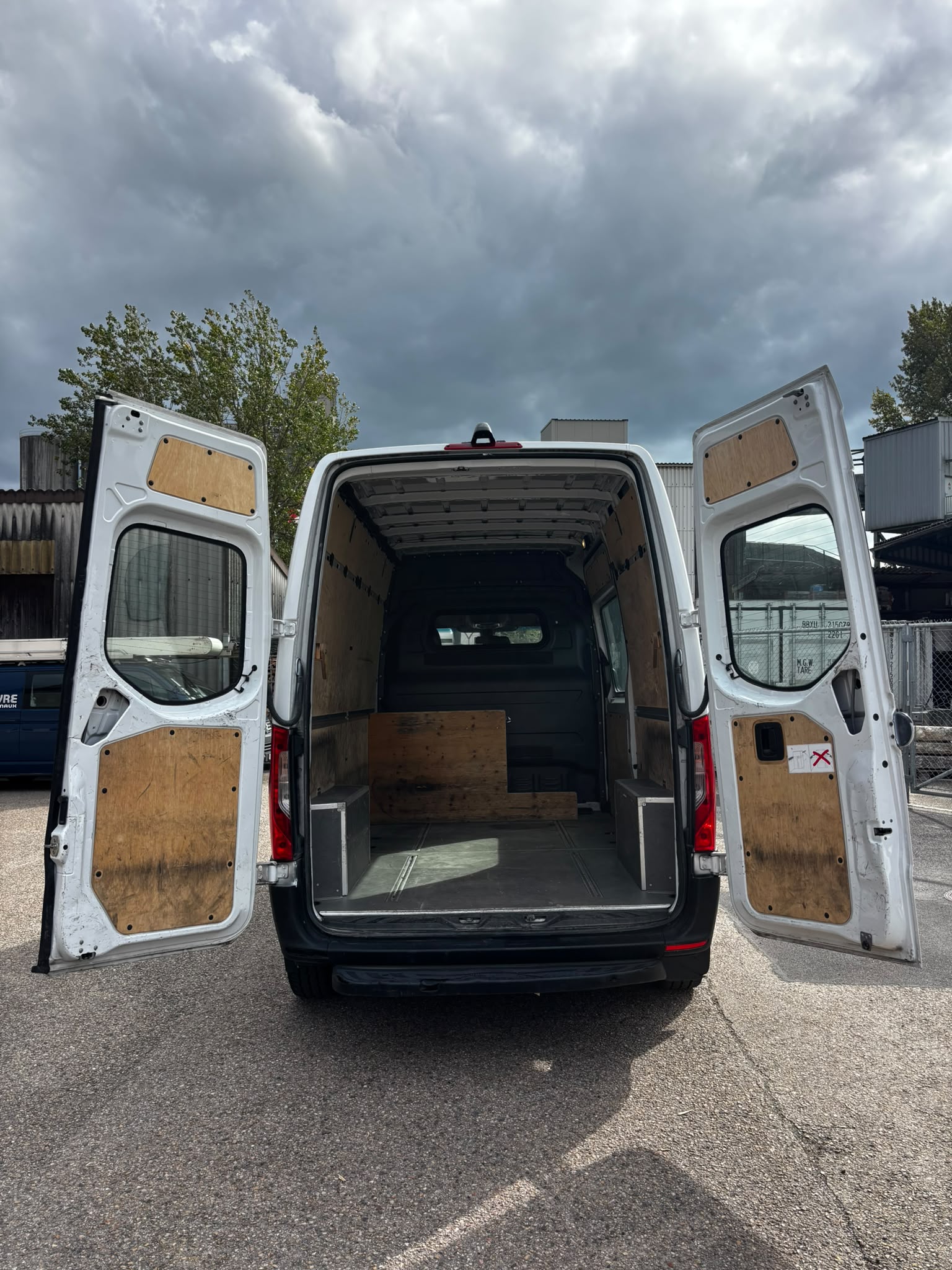 MERCEDES-BENZ Sprinter 211 CDI Standard 9G-TRONIC FWD-image-6