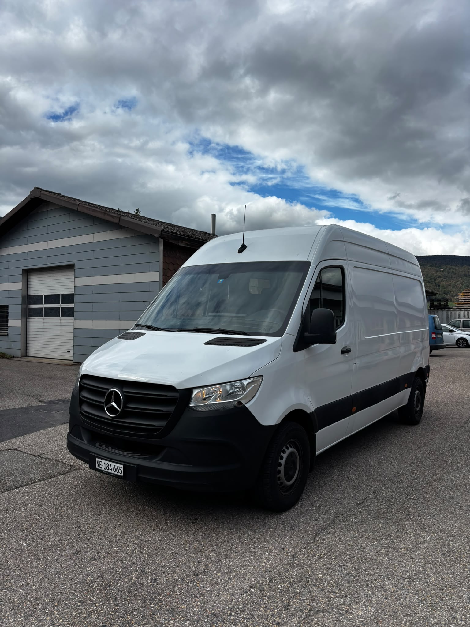 MERCEDES-BENZ Sprinter 211 CDI Standard 9G-TRONIC FWD-image-1