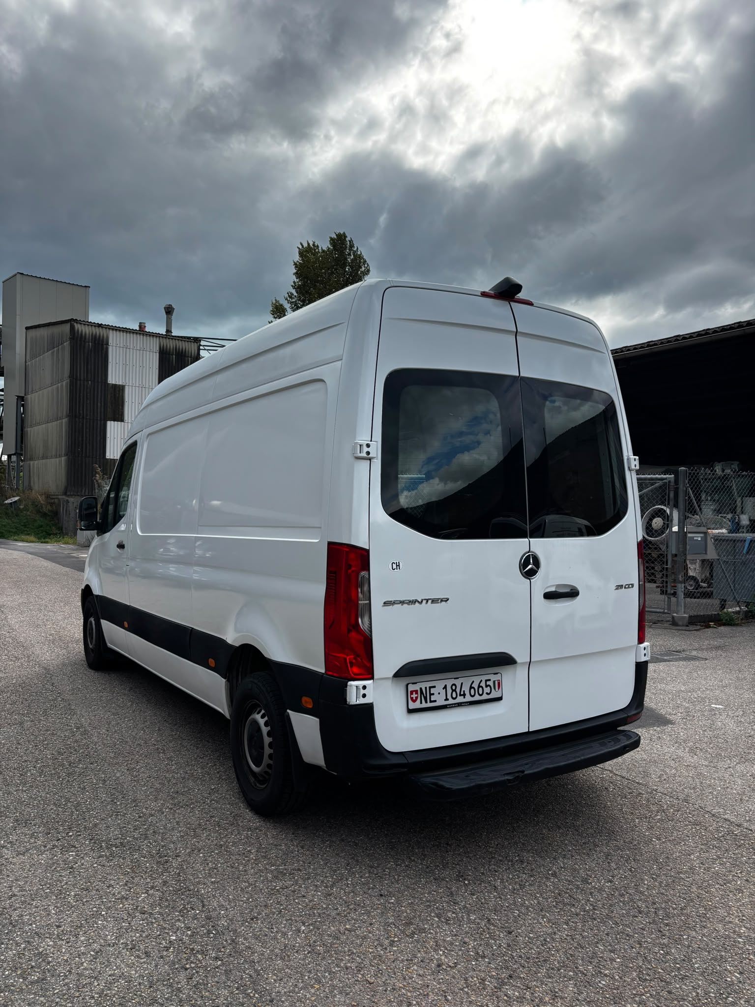 MERCEDES-BENZ Sprinter 211 CDI Standard 9G-TRONIC FWD-image-2