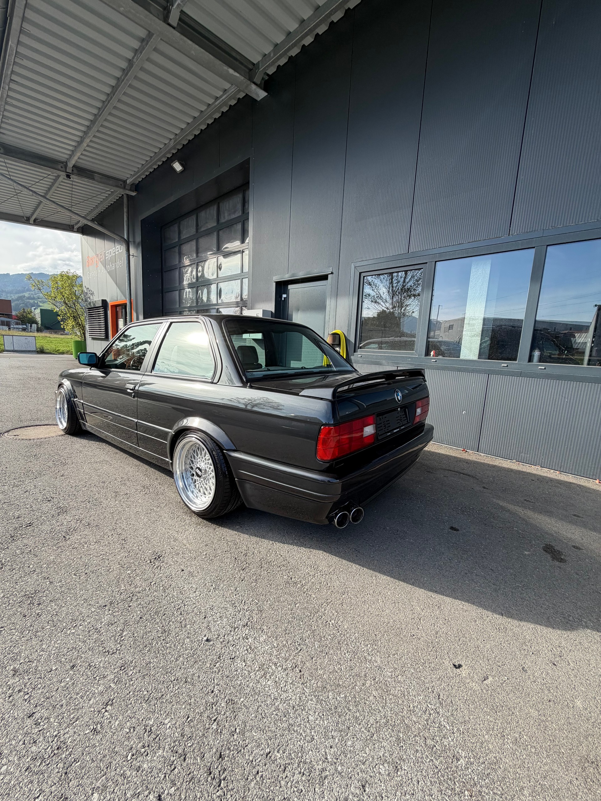 BMW 325i original M-Tech 2-image-9
