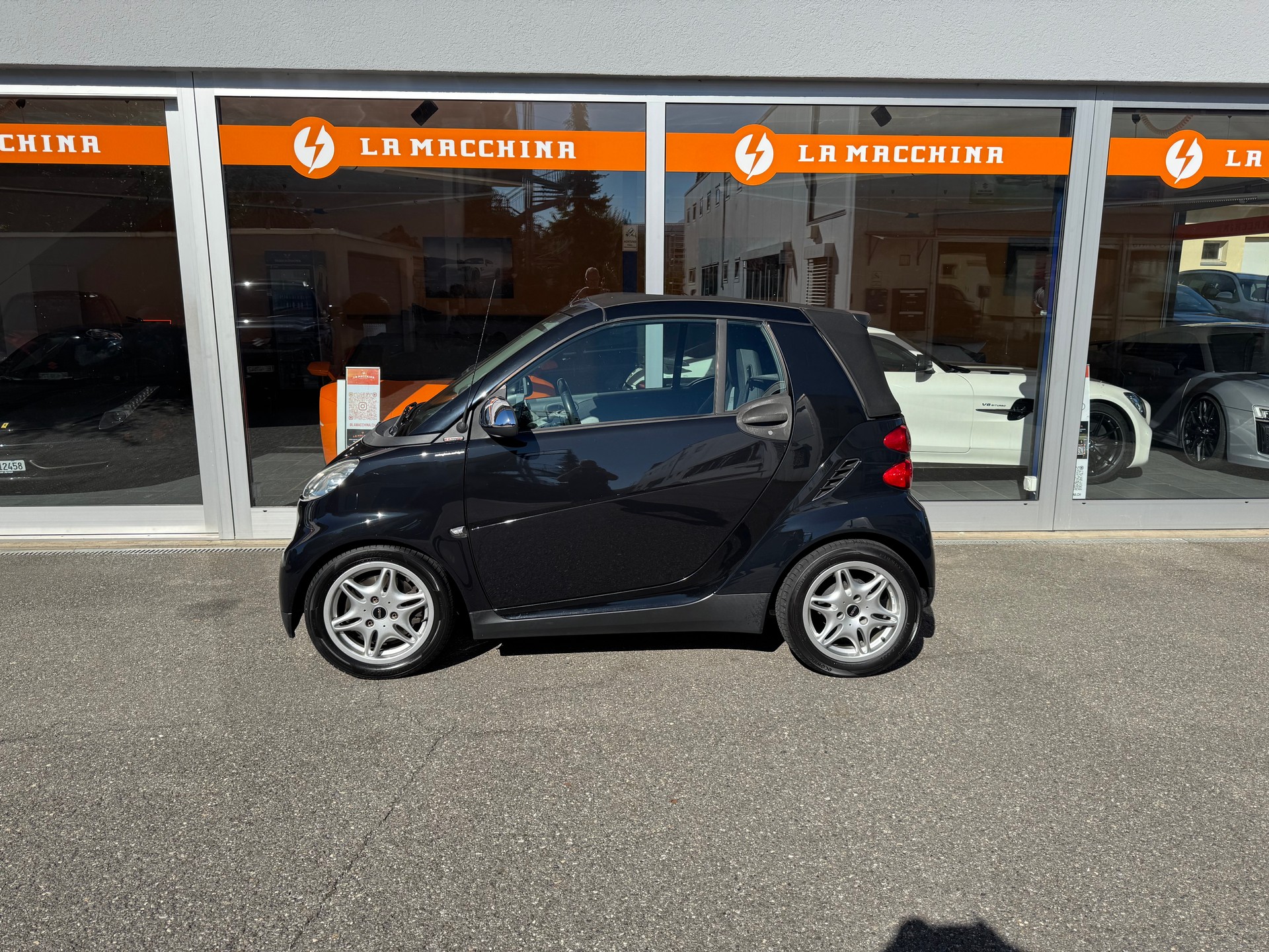 SMART fortwo limited three mhd softouch-image-1