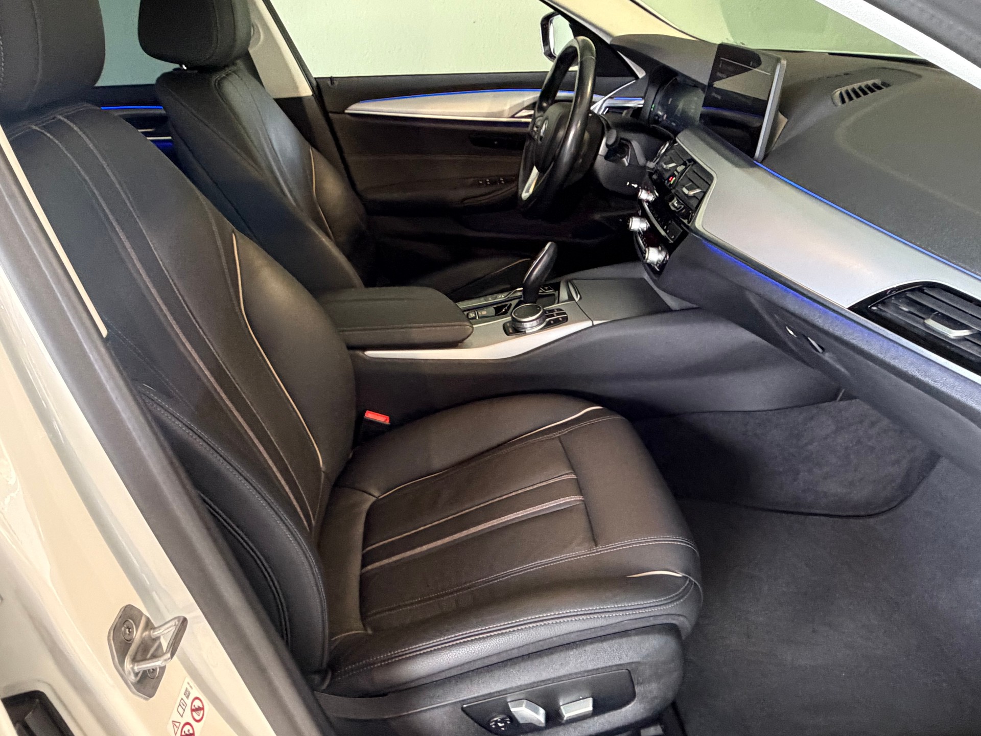 BMW 530d xDrive 48V Touring Steptronic *CH-Fahrzeug*Letzte MFK 06.2026*-image-18