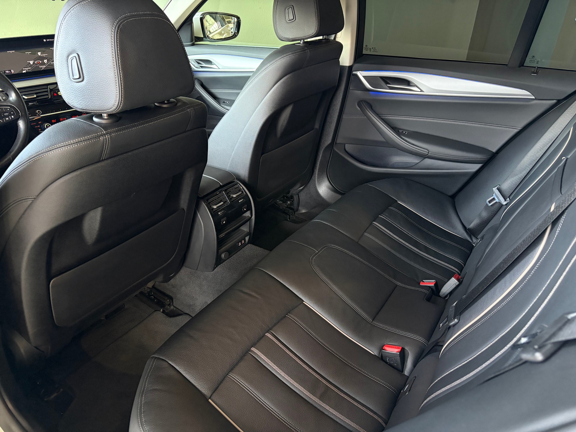 BMW 530d xDrive 48V Touring Steptronic *CH-Fahrzeug*Letzte MFK 06.2026*-image-12