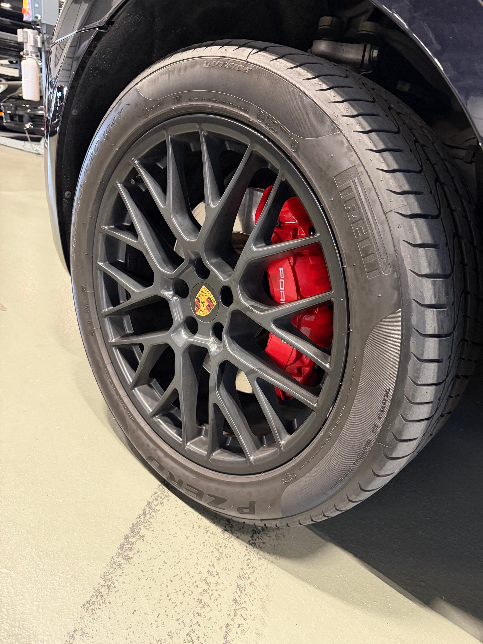 PORSCHE Macan GTS PDK-image-6
