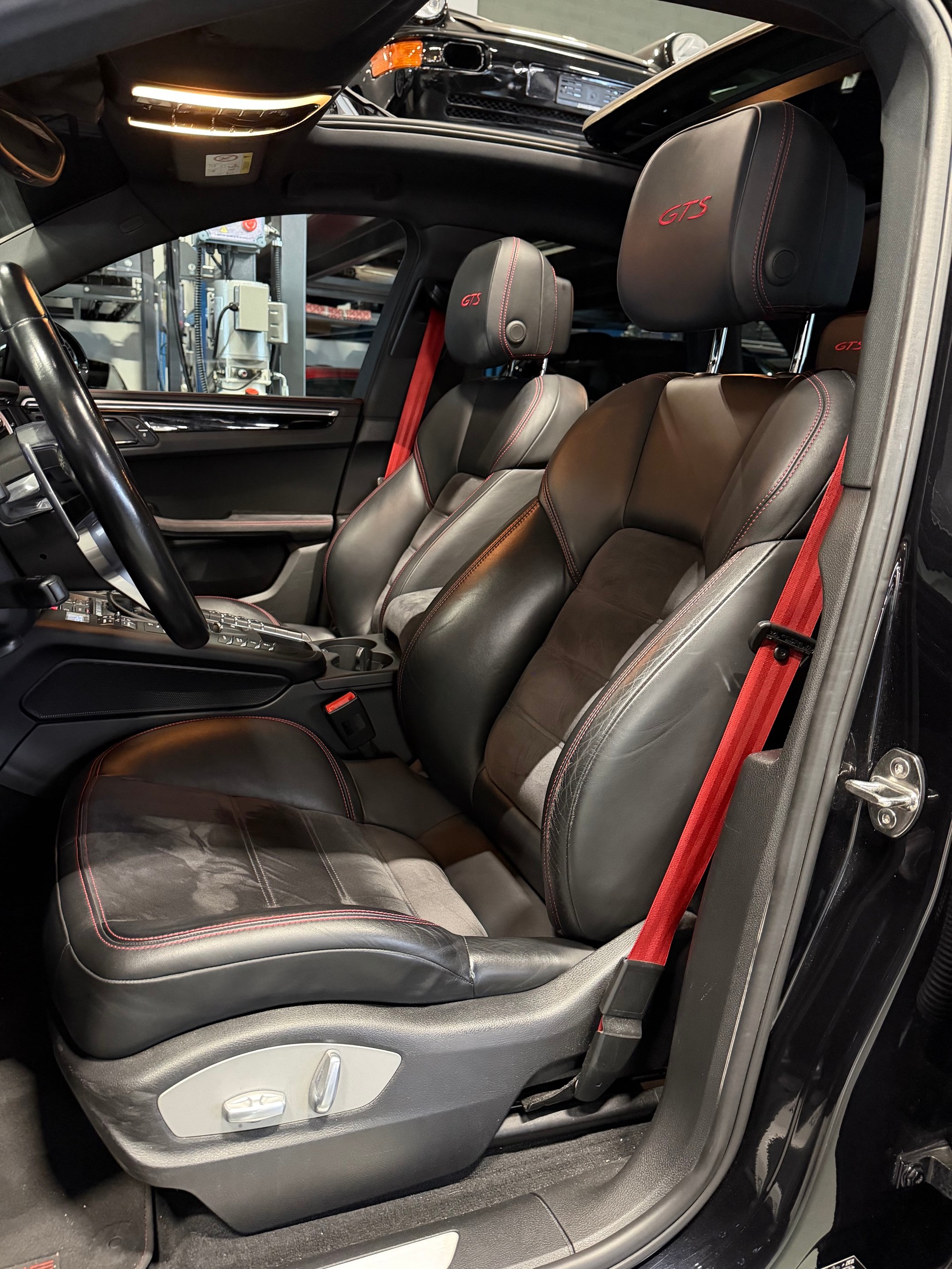 PORSCHE Macan GTS PDK-image-9