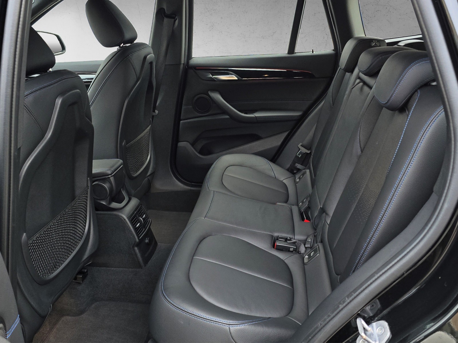 BMW X1 xDrive 20i M Sport Steptronic-image-16