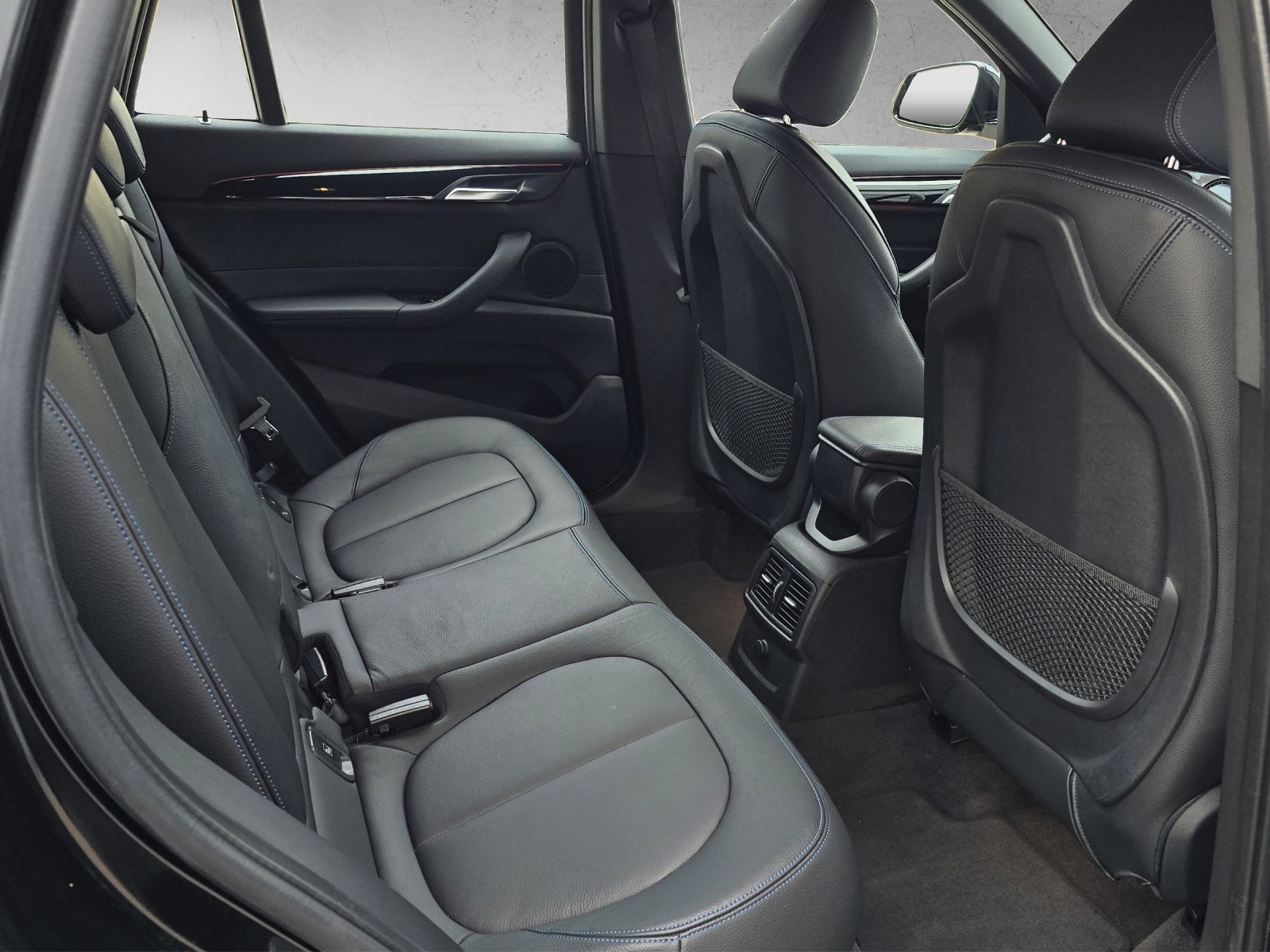BMW X1 xDrive 20i M Sport Steptronic-image-17