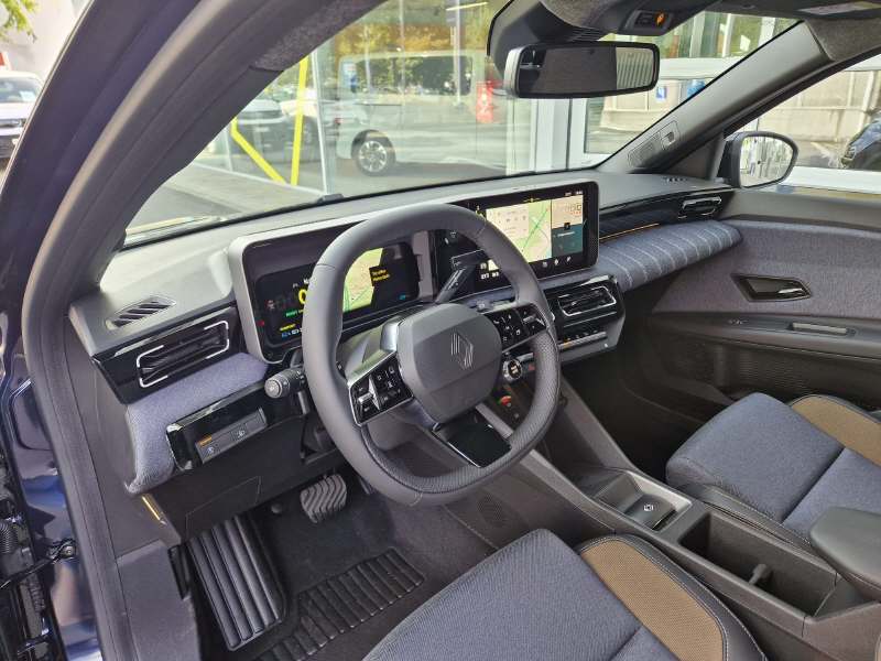RENAULT R5 E-Tech Comfort Range techno-image-5