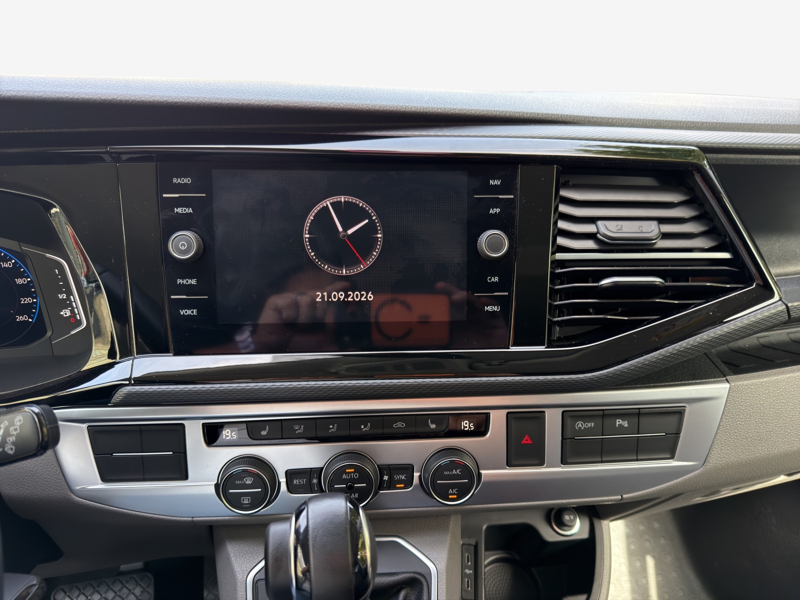 VW T6.1 2.0 TDI DSG-image-10