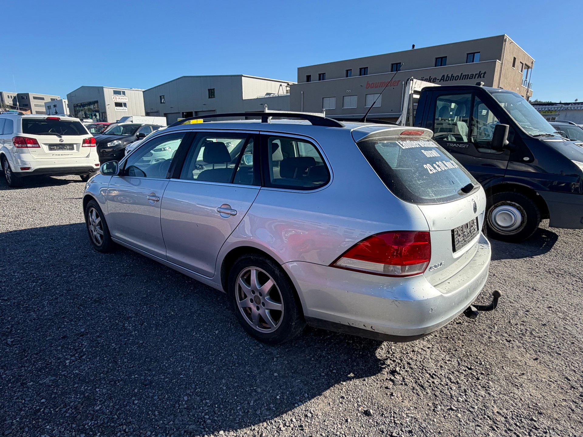 VW Golf Variant 1.9 TDI Comfortline 4Motion-image-2