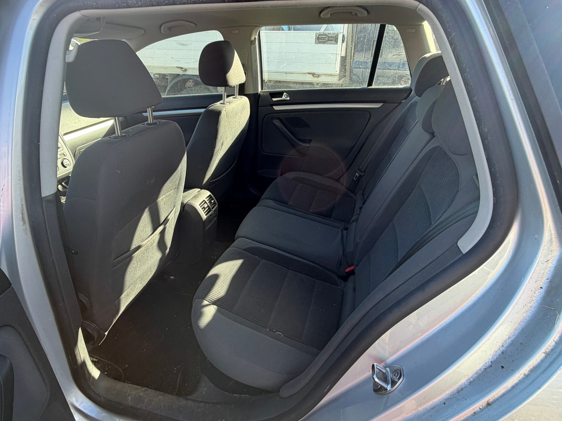 VW Golf Variant 1.9 TDI Comfortline 4Motion-image-10