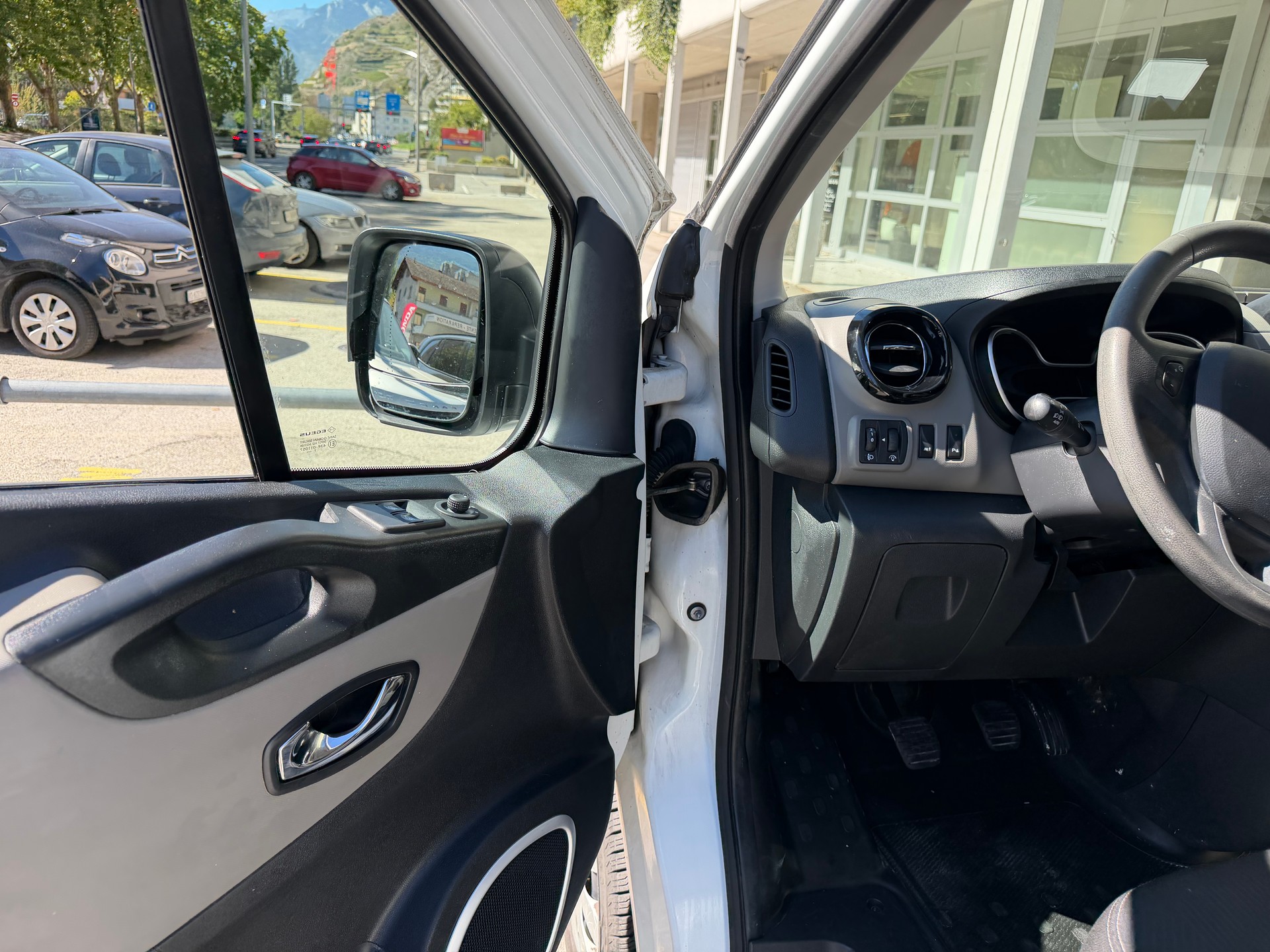 NISSAN NV300 dCi 120 2.7 L1H1 Eco-image-3