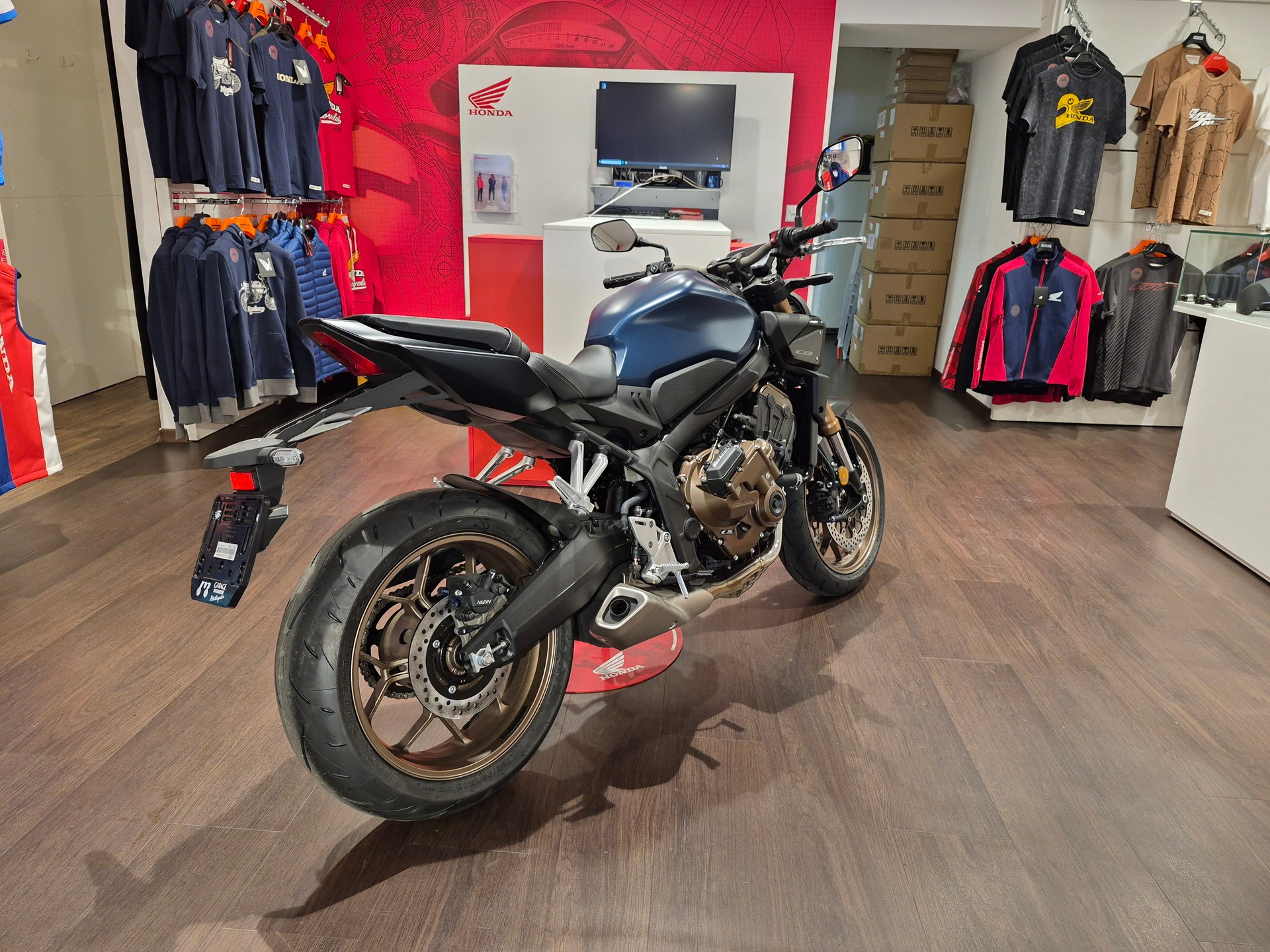 HONDA CB 650 R E-Clutch-showroom-element-2