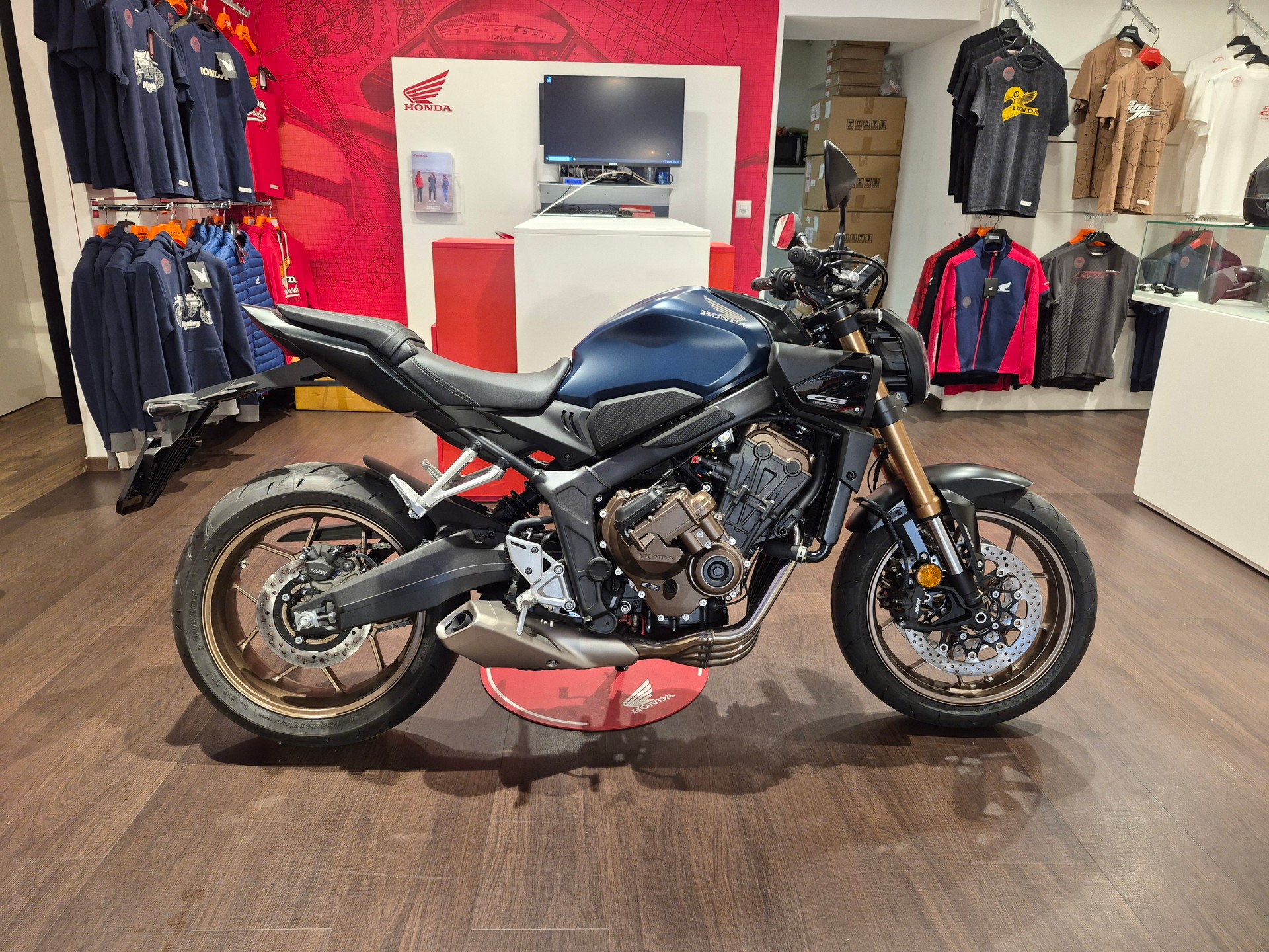 HONDA CB 650 R E-Clutch-showroom-element-1