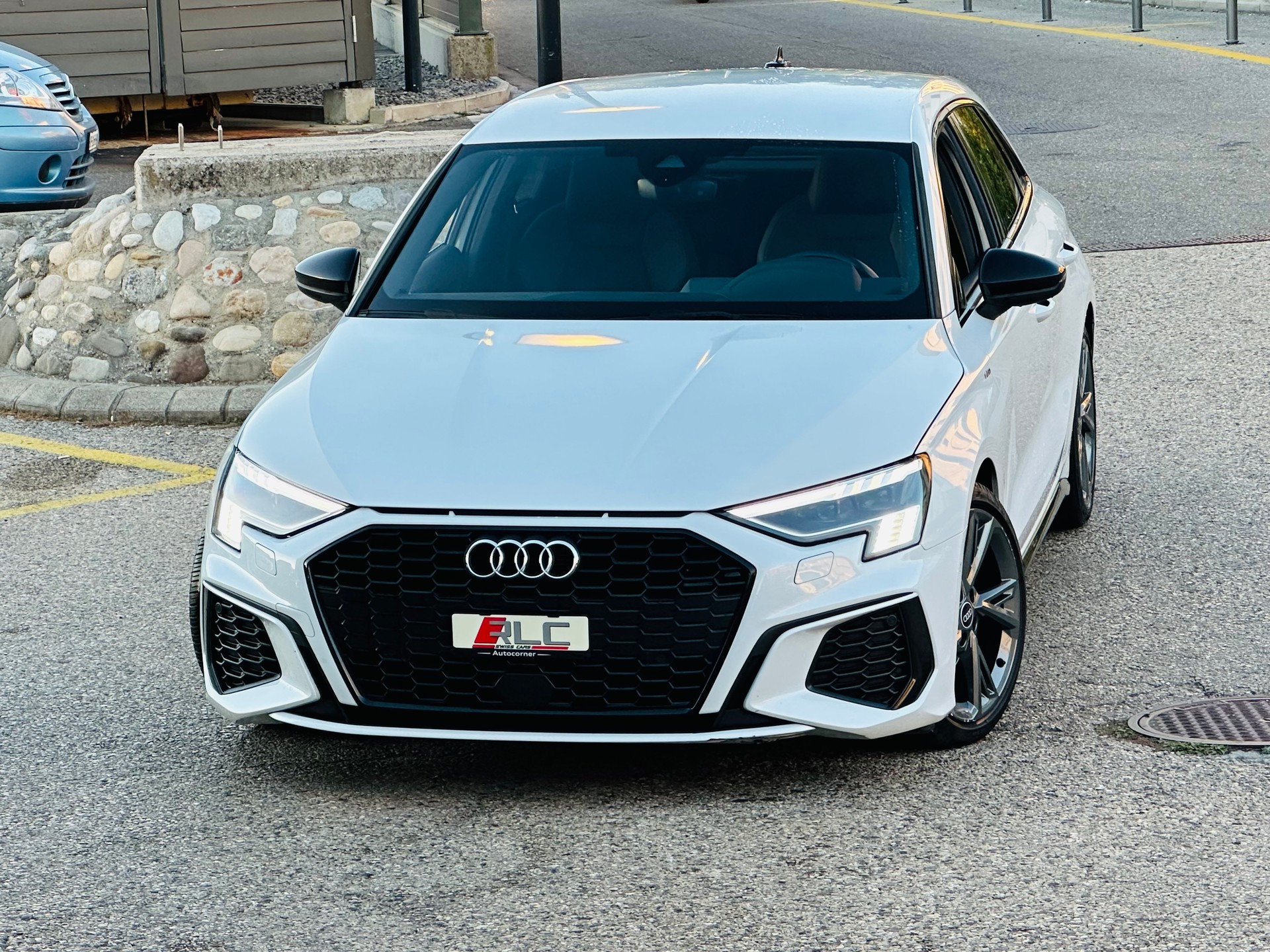 AUDI A3 Sportback 35 TFSI S line Attraction S-tronic-image-1