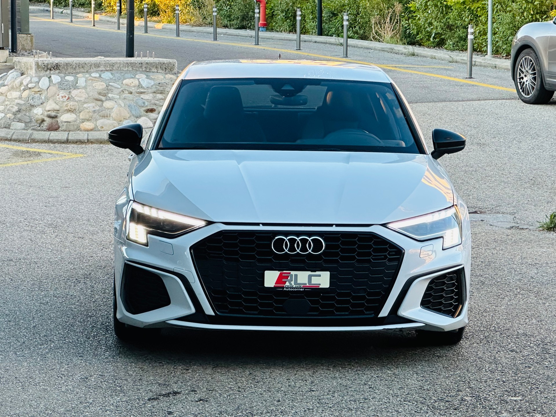 AUDI A3 Sportback 35 TFSI S line Attraction S-tronic-image-2
