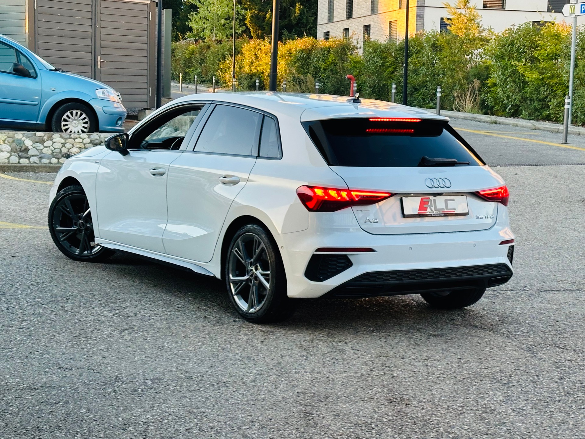 AUDI A3 Sportback 35 TFSI S line Attraction S-tronic-image-9