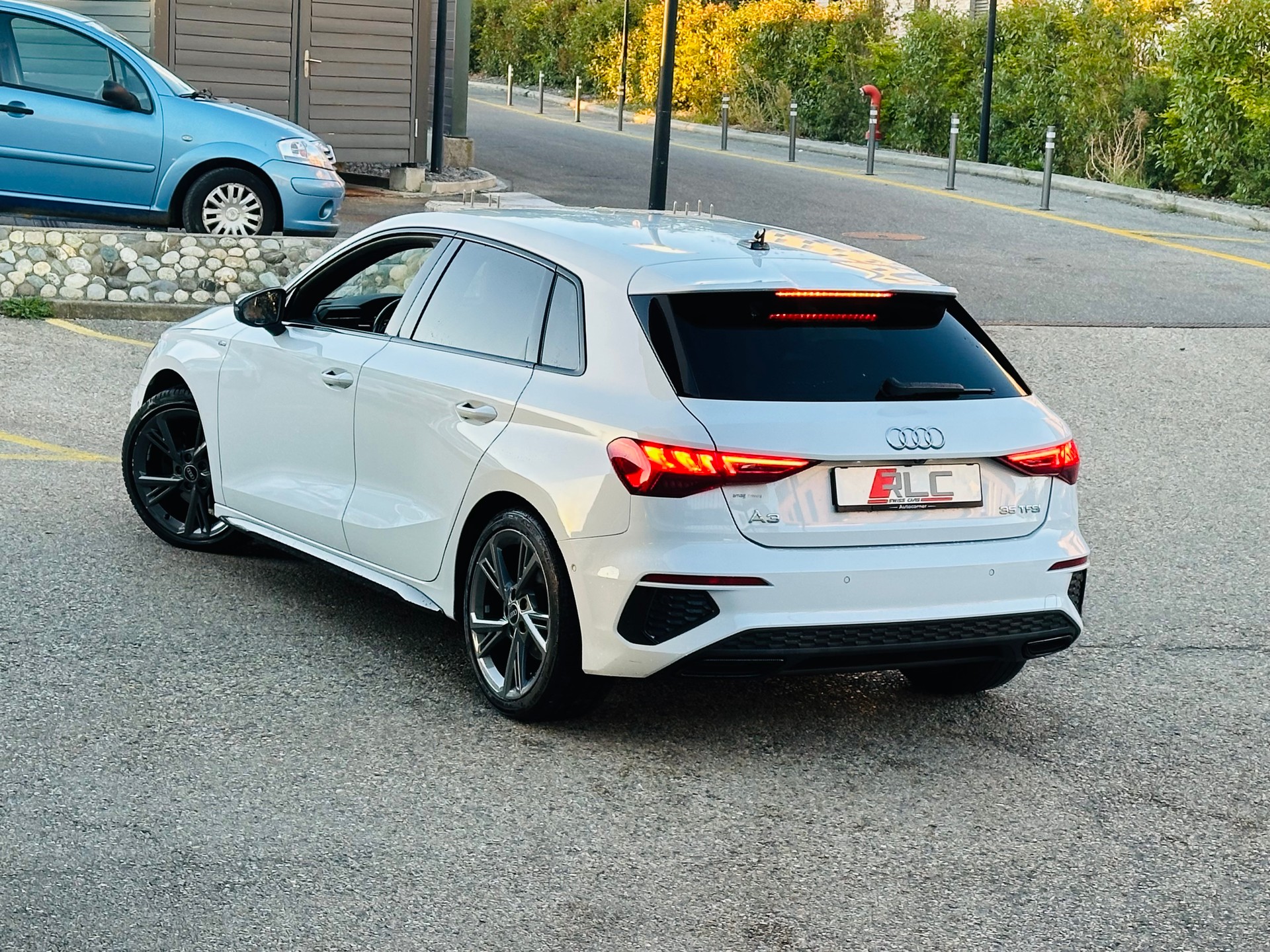 AUDI A3 Sportback 35 TFSI S line Attraction S-tronic-image-10