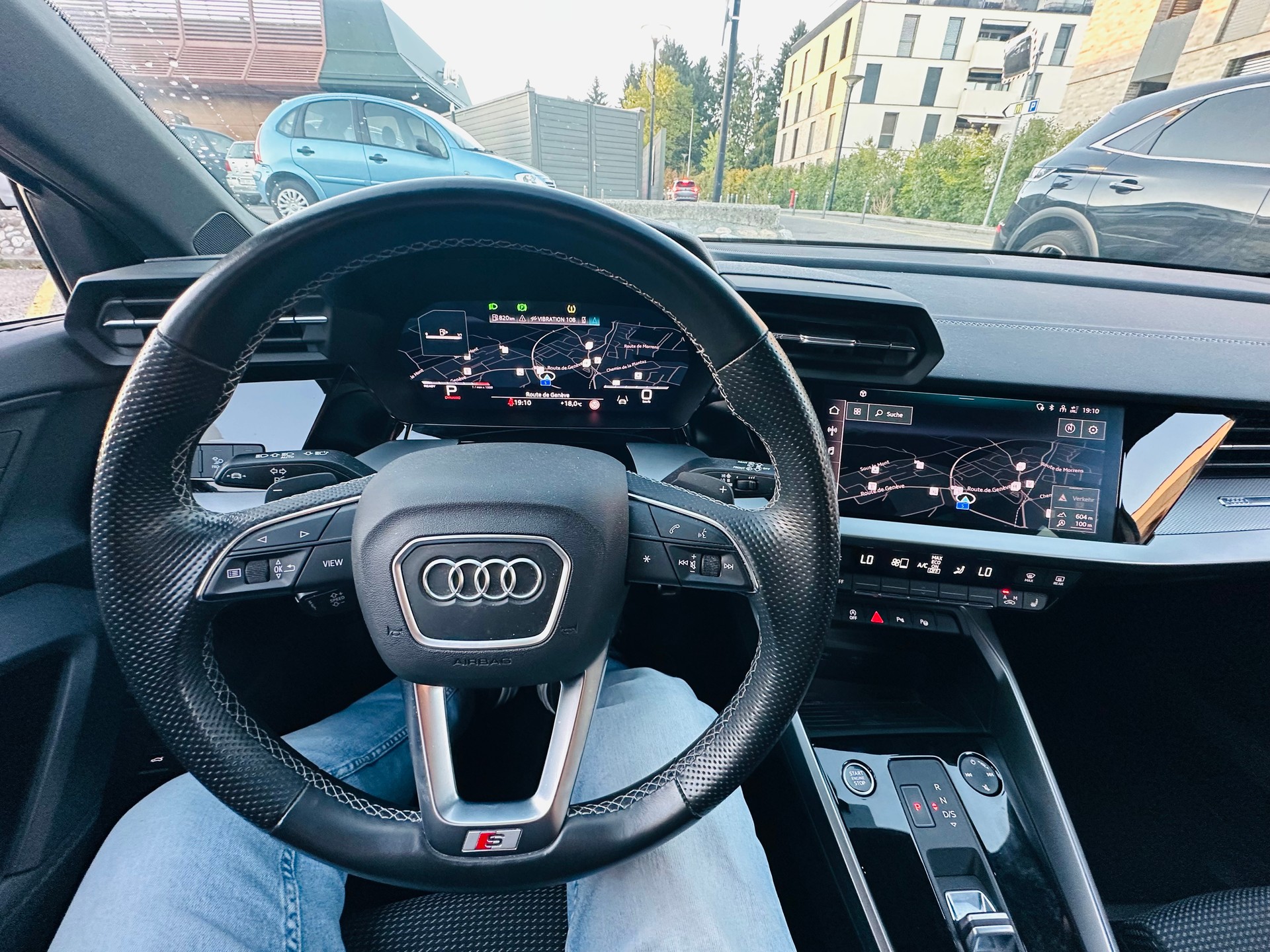 AUDI A3 Sportback 35 TFSI S line Attraction S-tronic-image-14