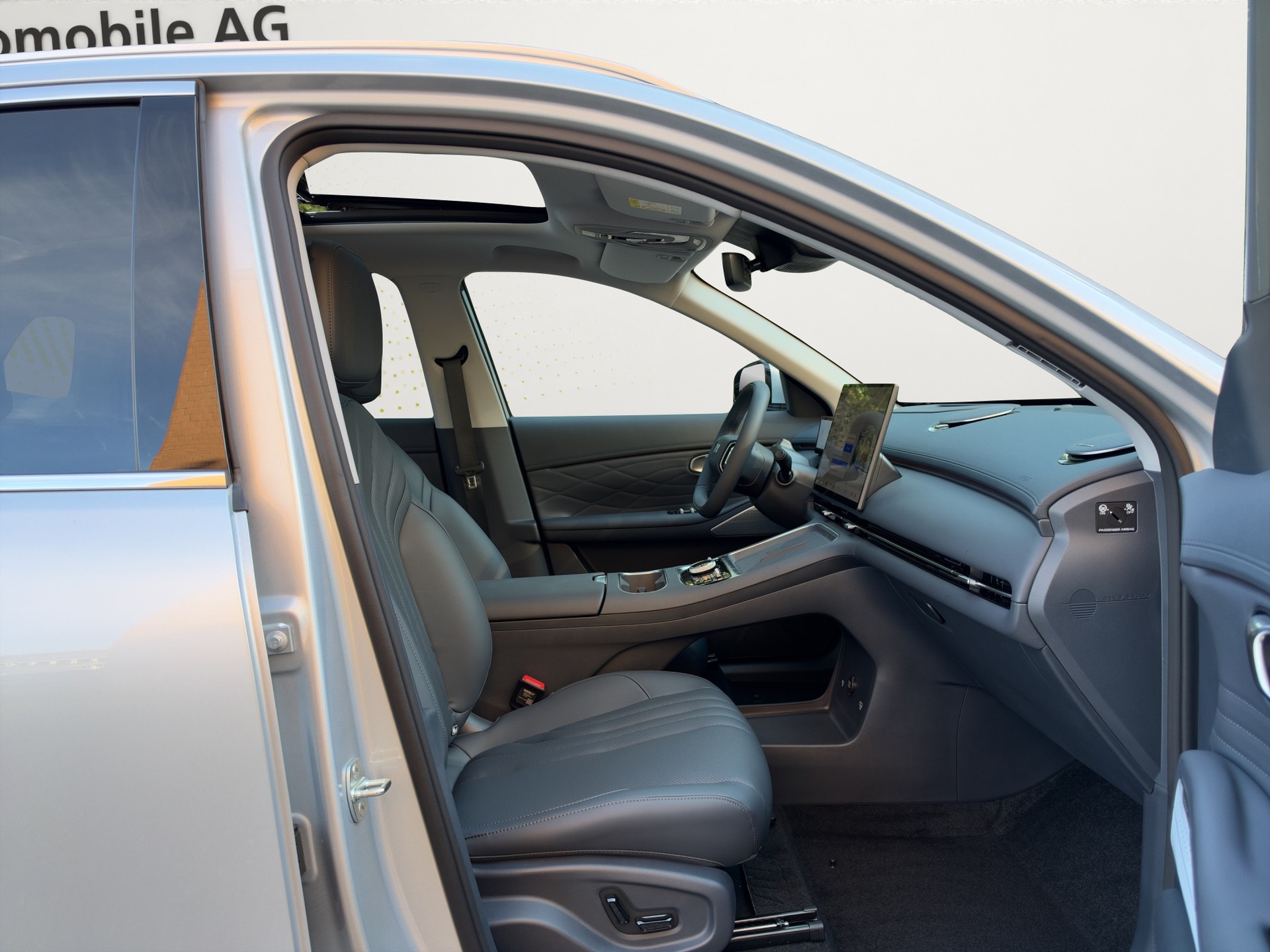 GEELY EM-i Max+ PHEV-image-12