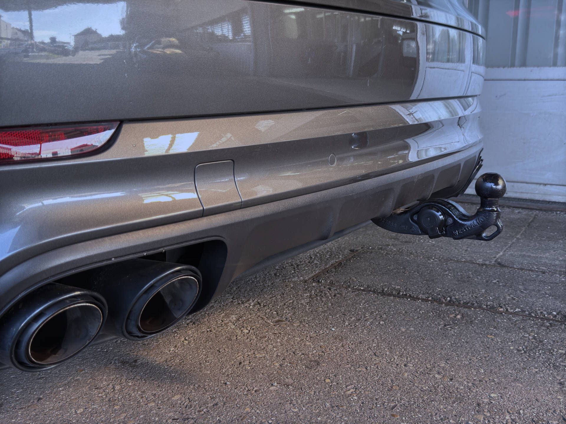 PORSCHE Cayenne E-Hybrid-image-5