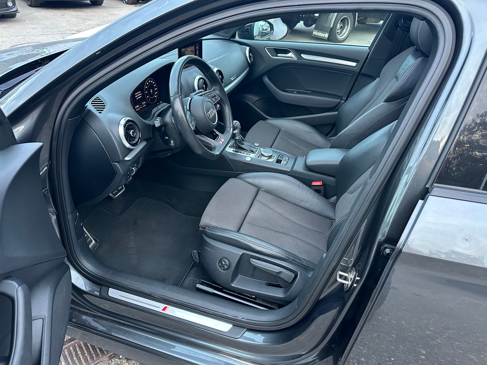 AUDI A3 Limousine 35 TDI Sport S-tronic-image-8