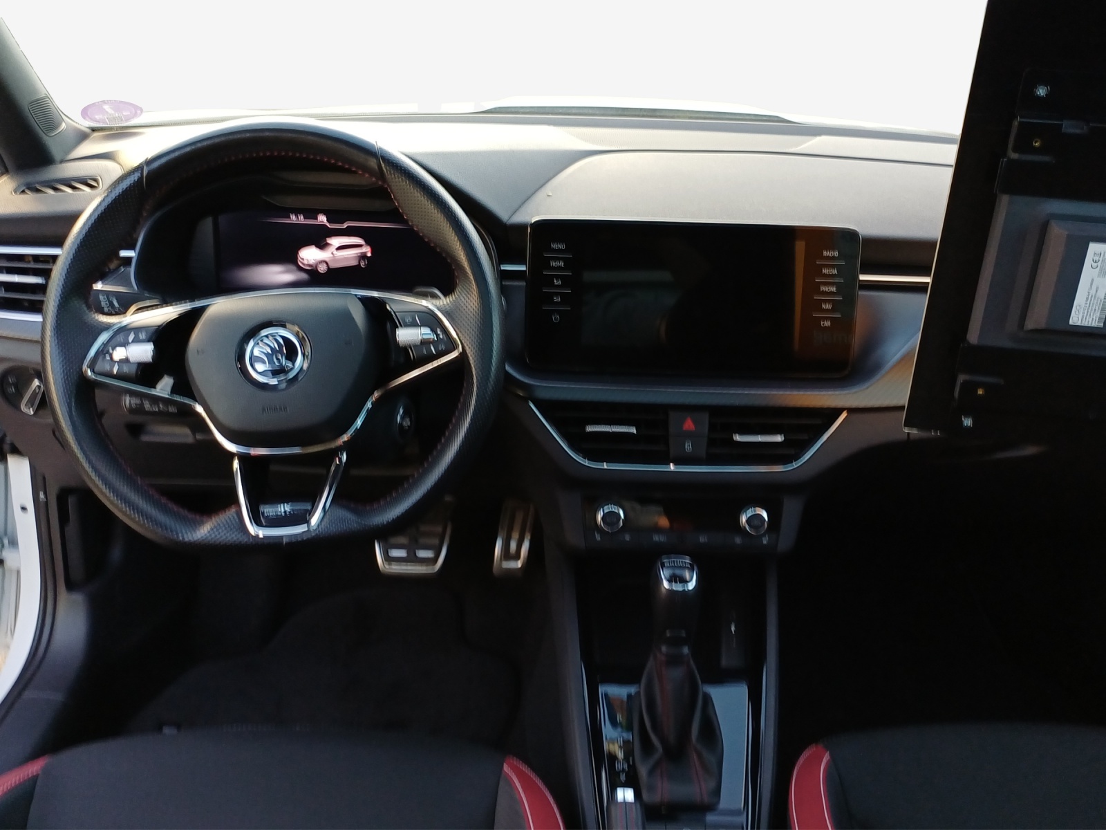 SKODA Kamiq 1.0 TSI Monte Carlo DSG-image-8