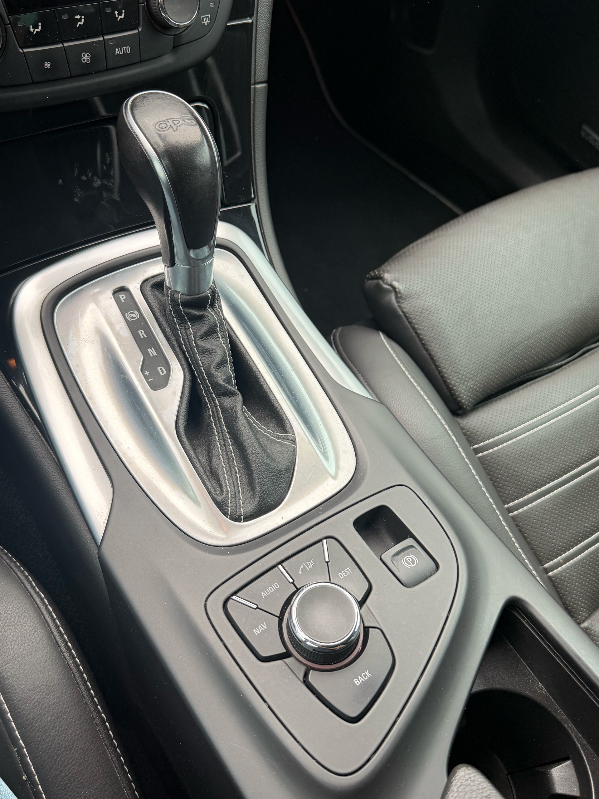 OPEL Insignia 2.8 Turbo OPC 4WD Automatic-image-18