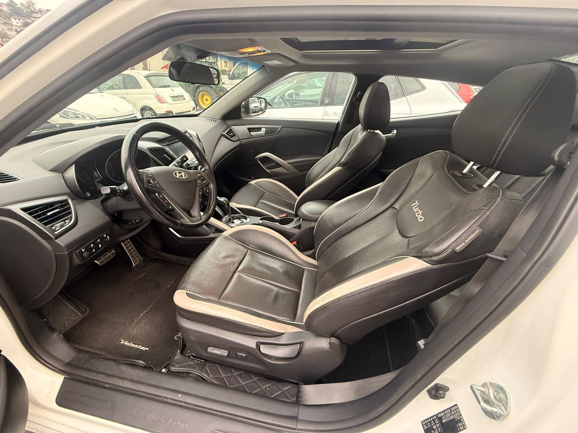 HYUNDAI Veloster 1.6 Turbo GDI Automatic-image-11
