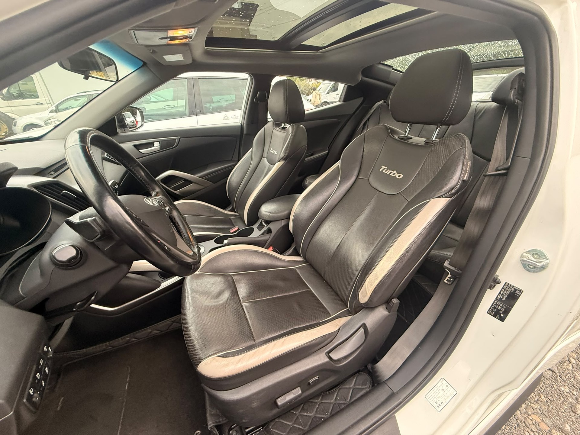 HYUNDAI Veloster 1.6 Turbo GDI Automatic-image-10