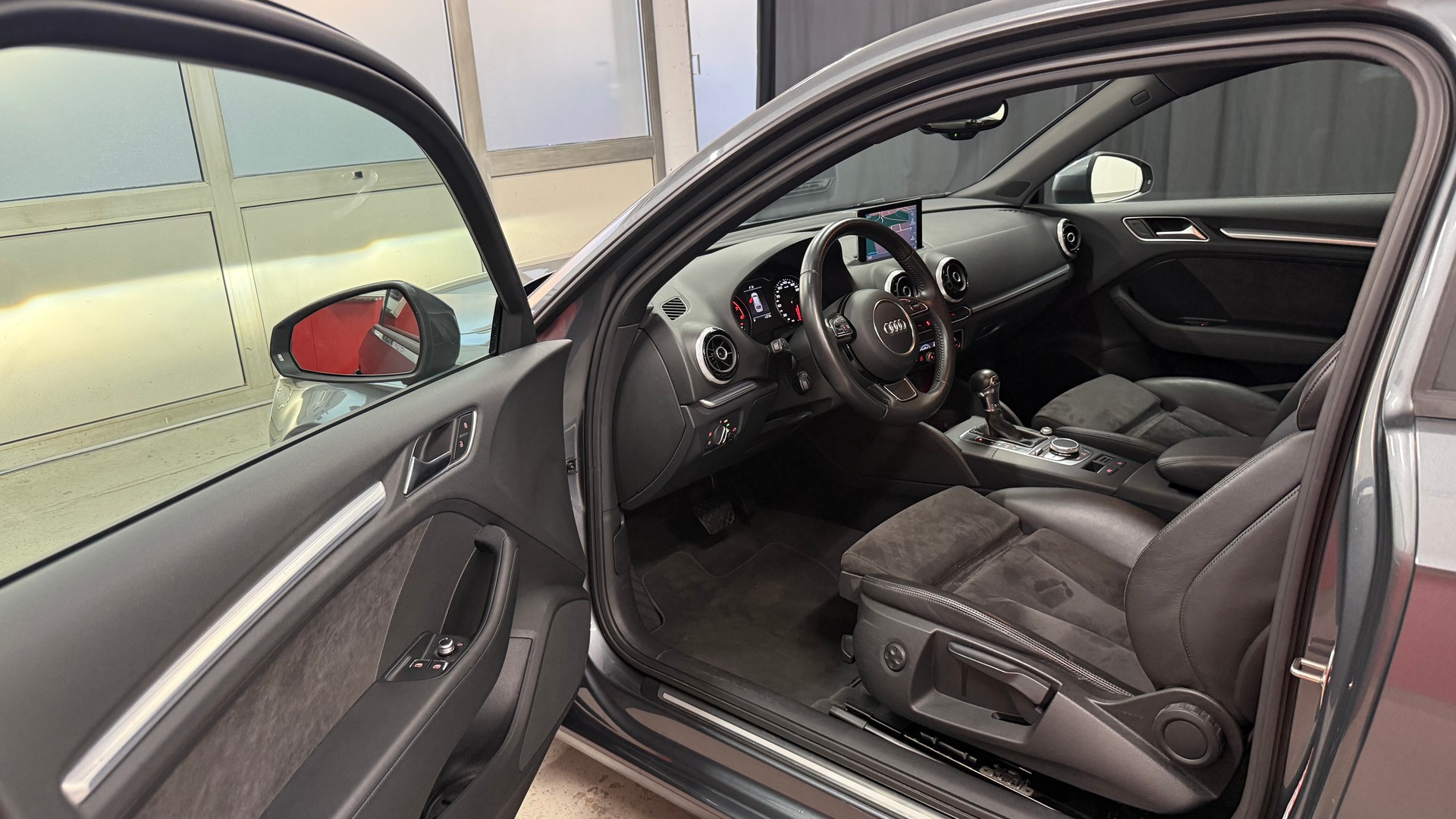AUDI A3 1.8 TFSI Attraction S-tronic, frisch ab MFK, aus 1 Hand, Abstadsregler, 8fach berädert 1J/20000km Garantie-image-8