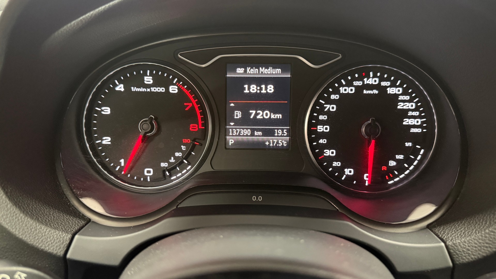 AUDI A3 1.8 TFSI Attraction S-tronic, frisch ab MFK, aus 1 Hand, Abstadsregler, 8fach berädert 1J/20000km Garantie-image-25