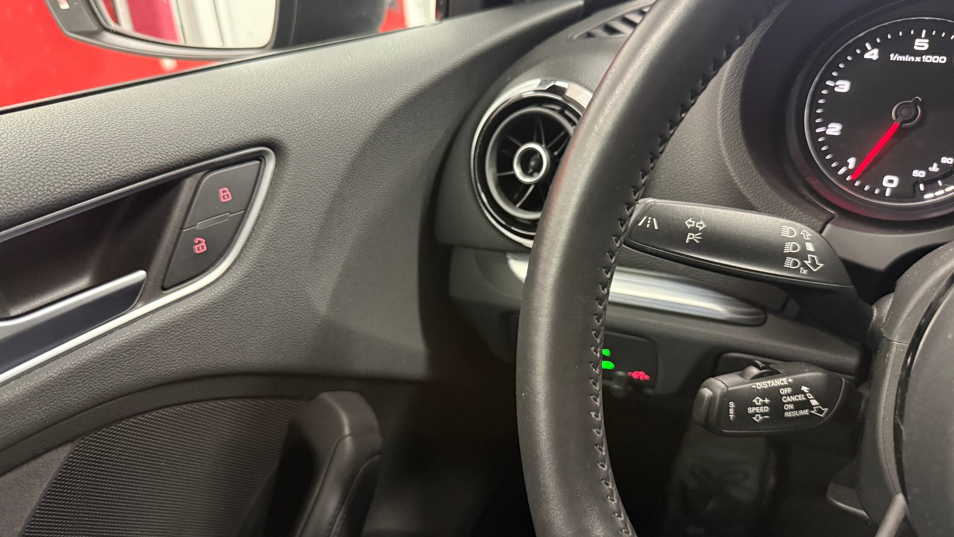 AUDI A3 1.8 TFSI Attraction S-tronic, frisch ab MFK, aus 1 Hand, Abstadsregler, 8fach berädert 1J/20000km Garantie-image-20