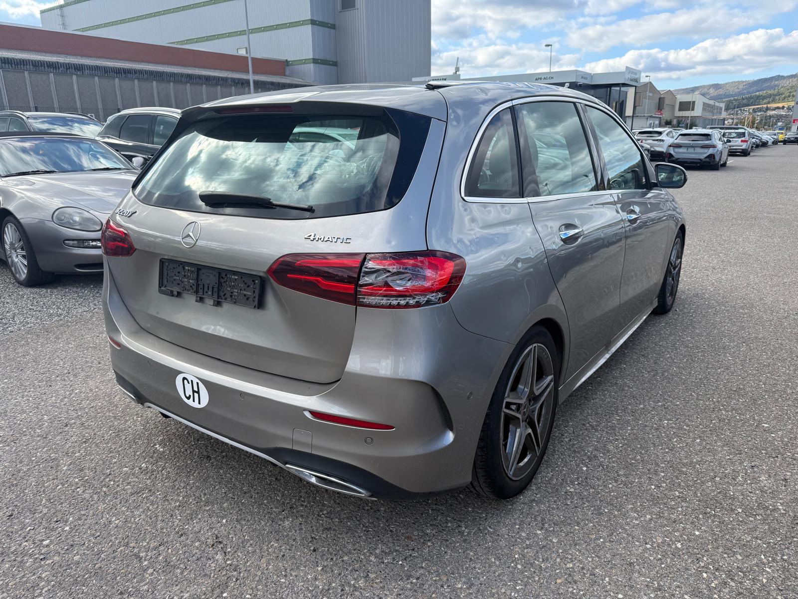 MERCEDES-BENZ B-Klasse W247 B 220 AMG Line 4matic-image-4