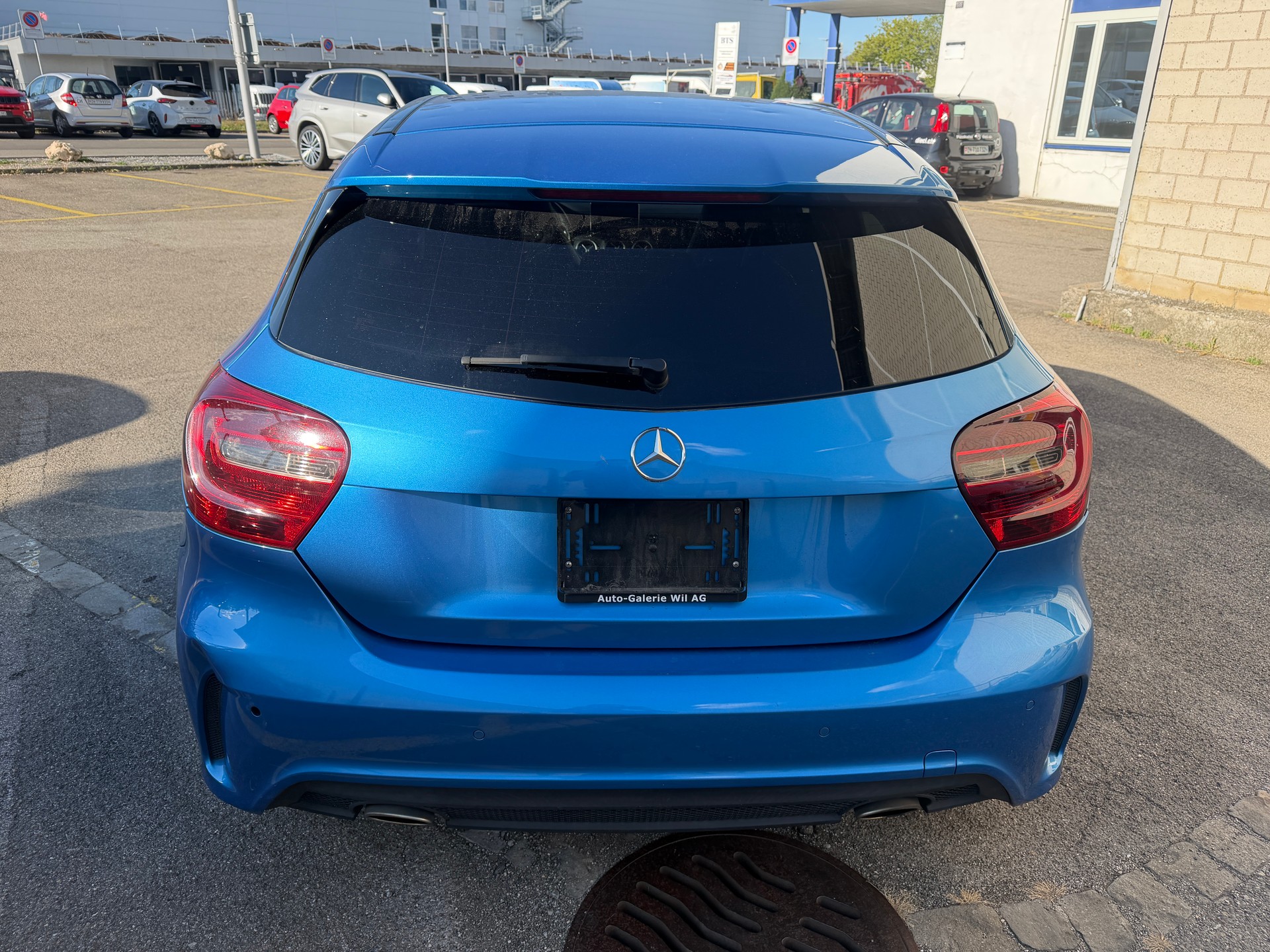 MERCEDES-BENZ A 180-image-4