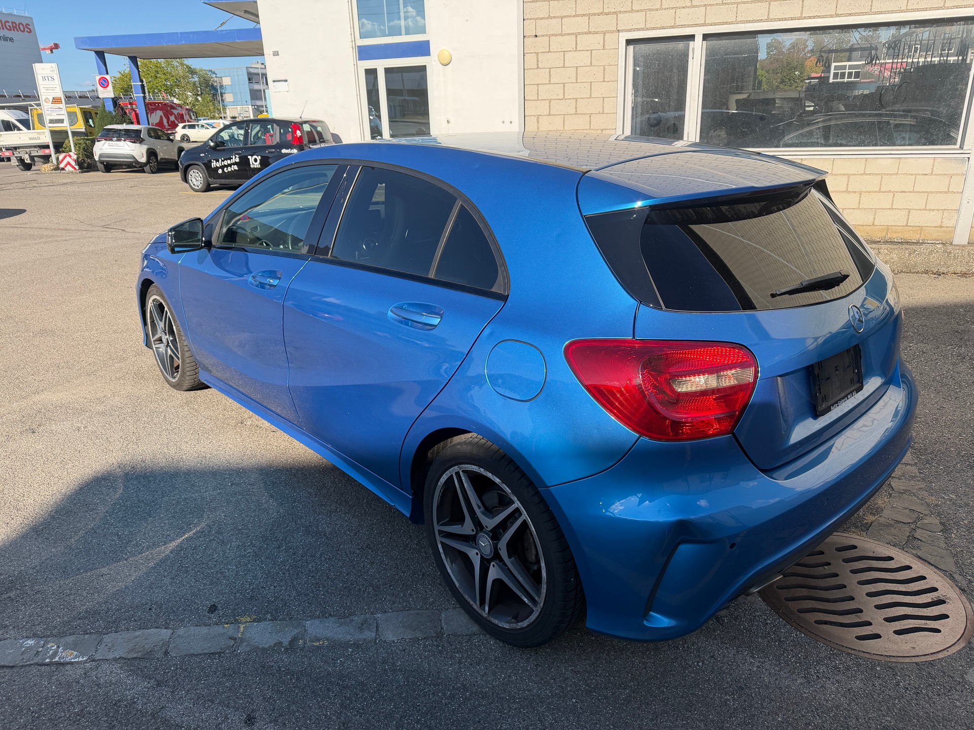 MERCEDES-BENZ A 180-image-3