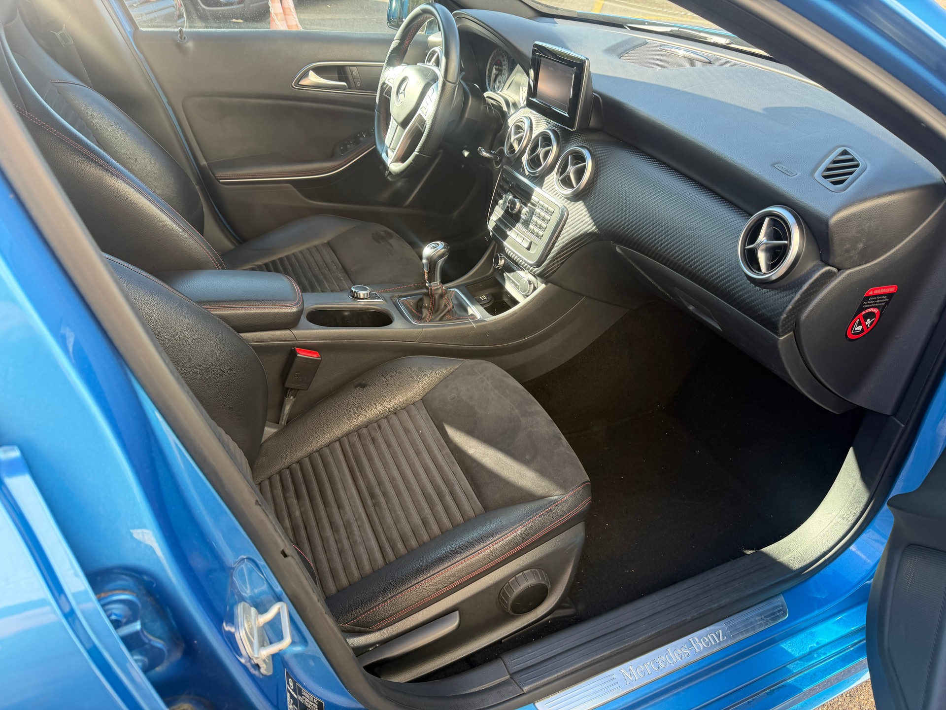MERCEDES-BENZ A 180-image-8
