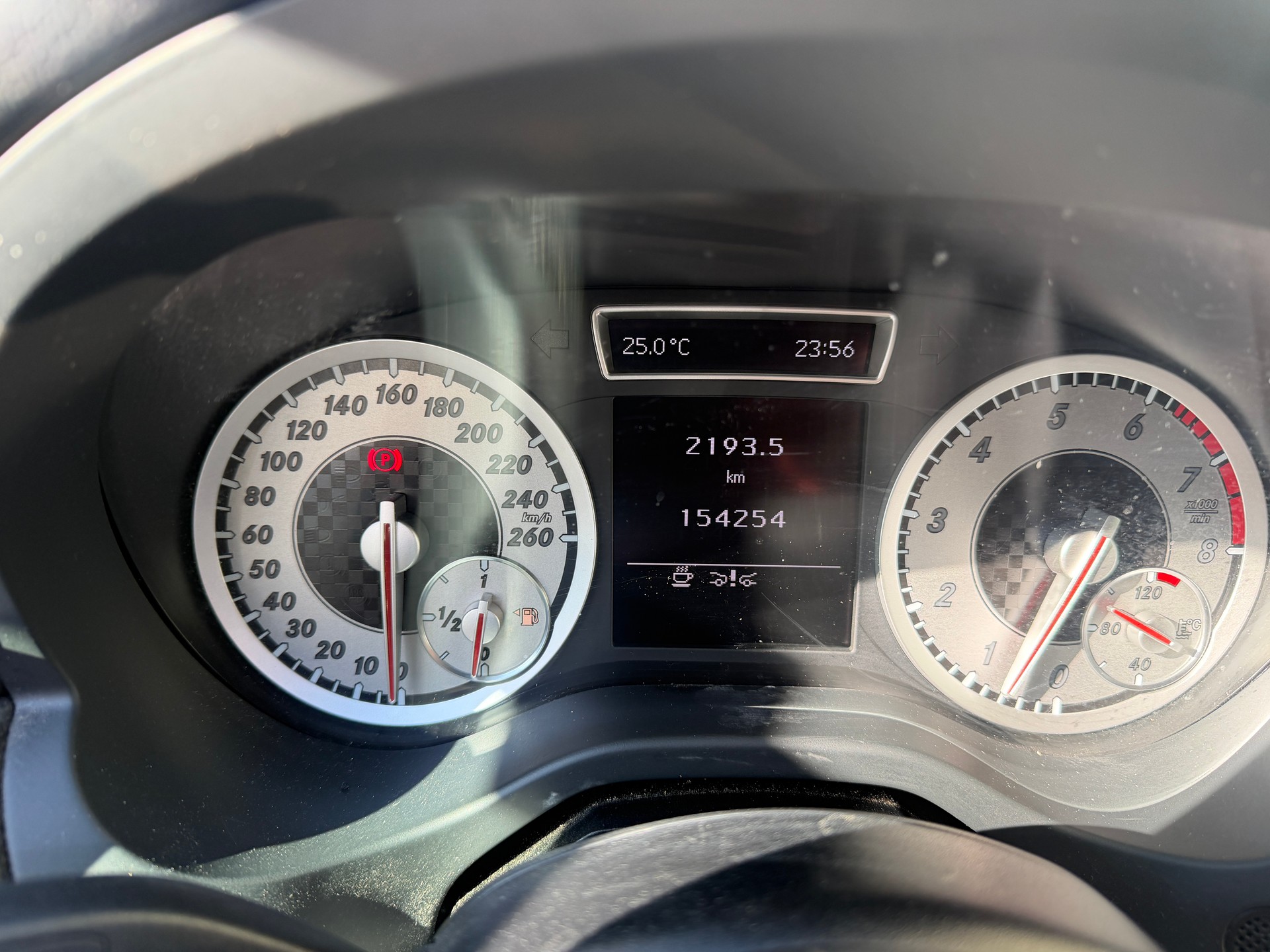 MERCEDES-BENZ A 180-image-10