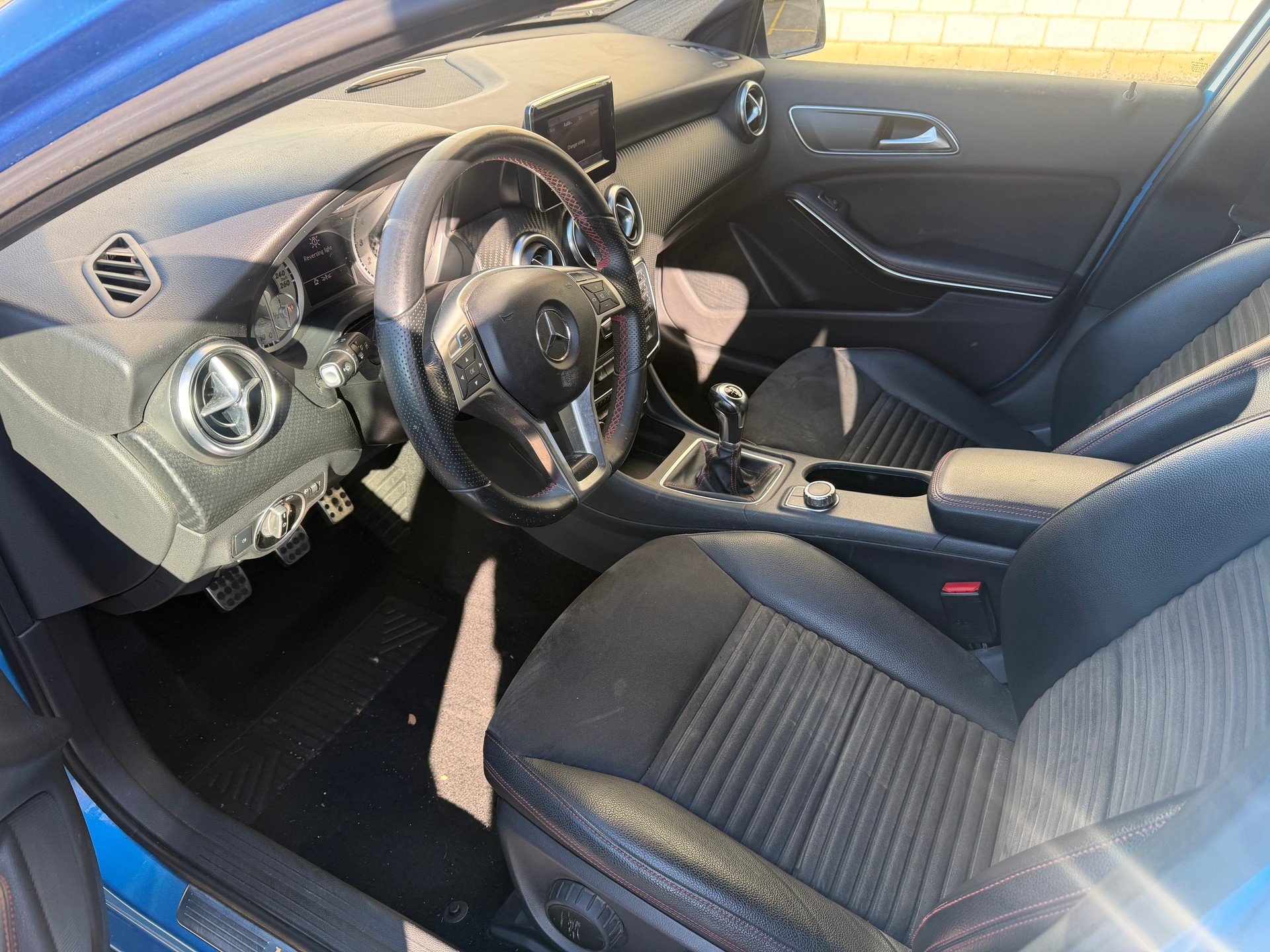 MERCEDES-BENZ A 180-image-7