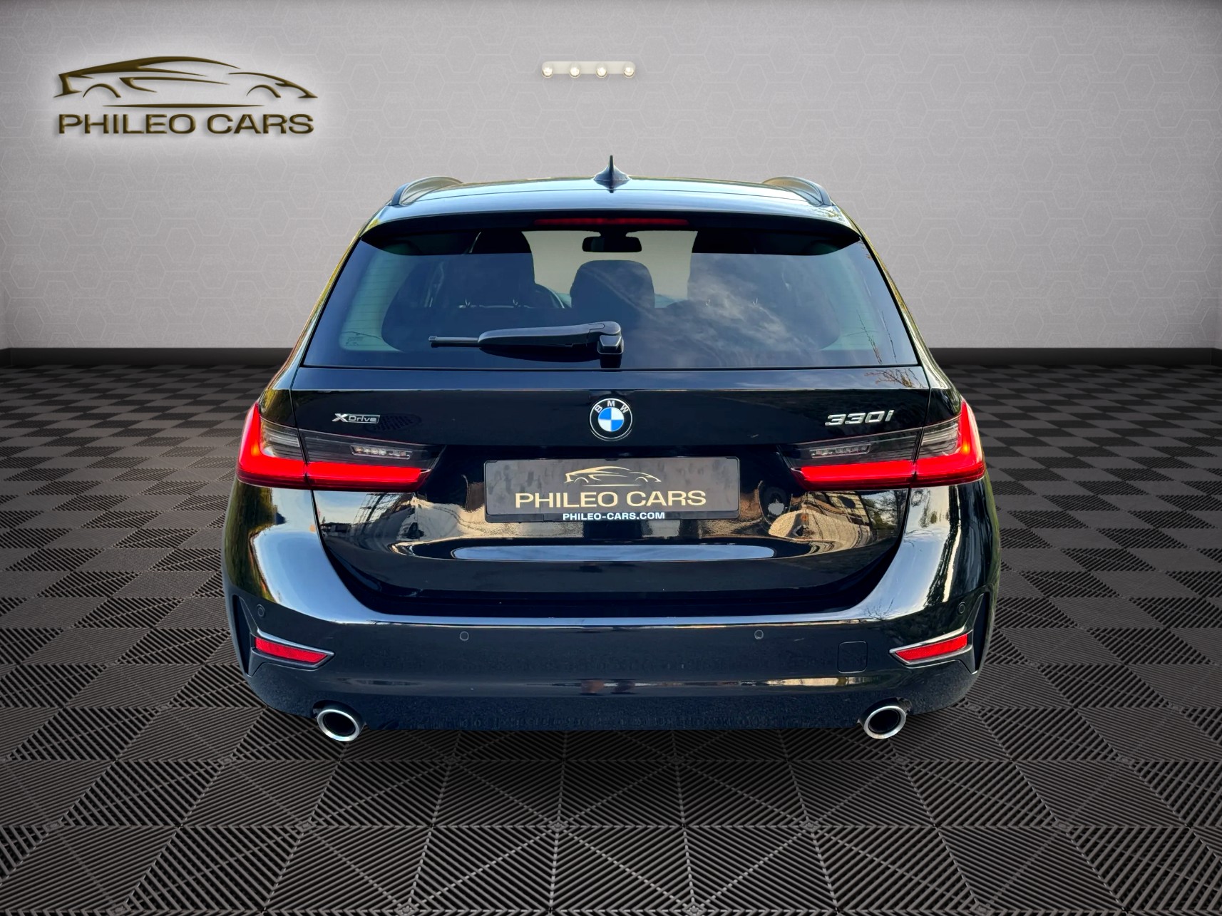 BMW 330i Touring xDrive Steptronic-image-7