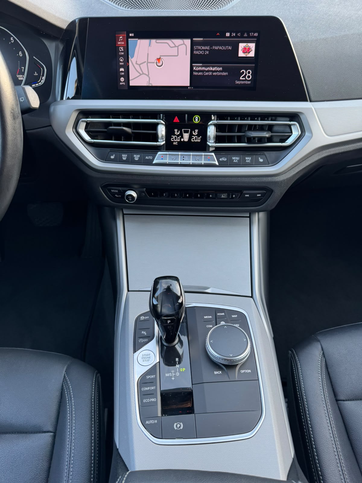 BMW 330i Touring xDrive Steptronic-image-9