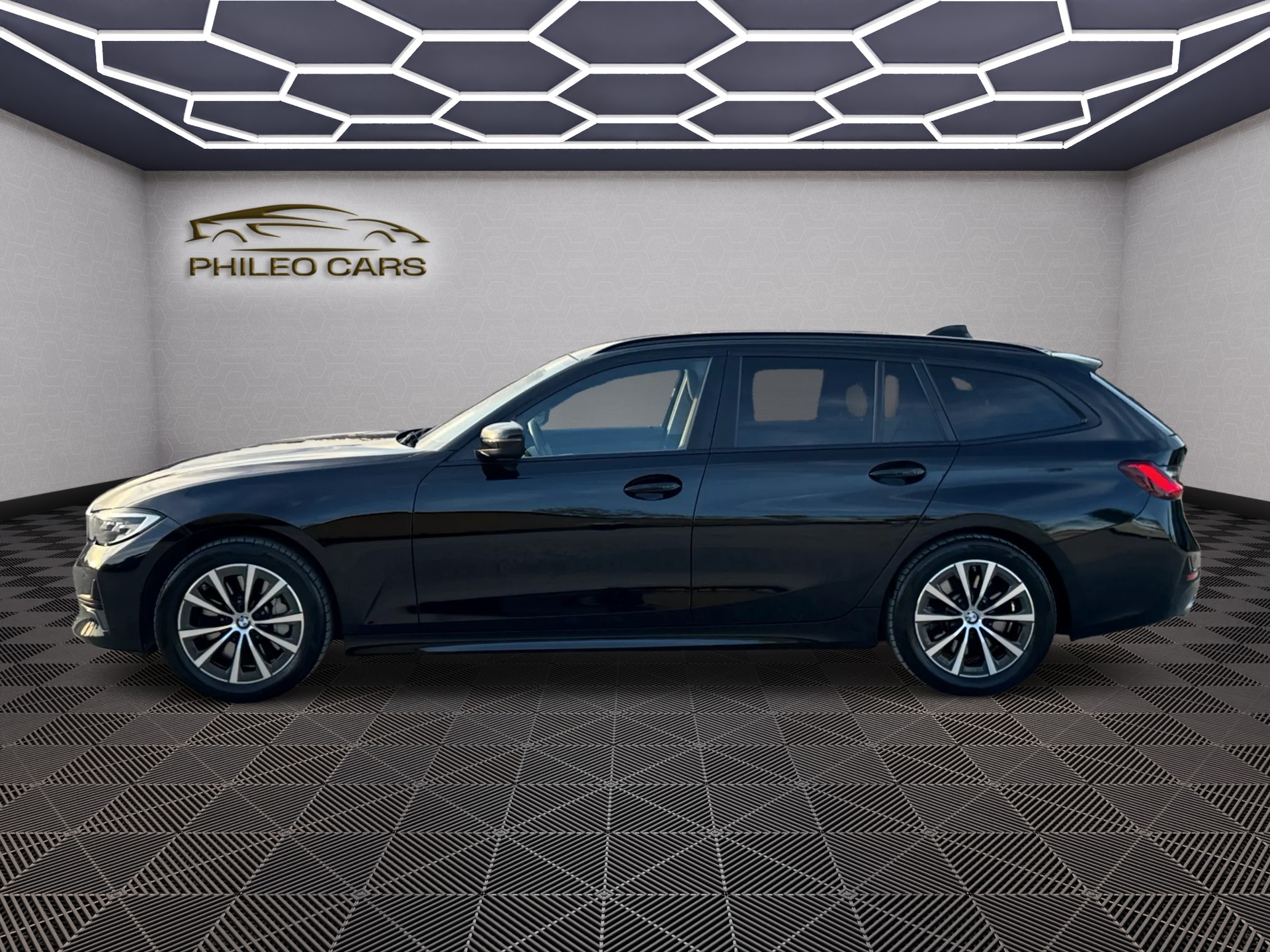 BMW 330i Touring xDrive Steptronic-image-3