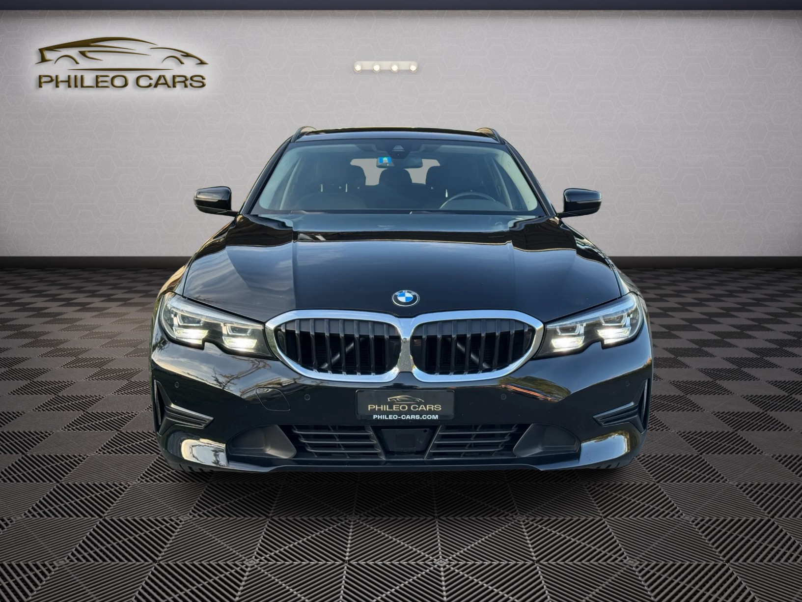 BMW 330i Touring xDrive Steptronic-image-1