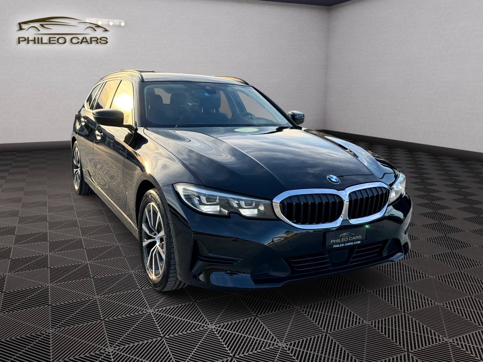 BMW 330i Touring xDrive Steptronic-image-2